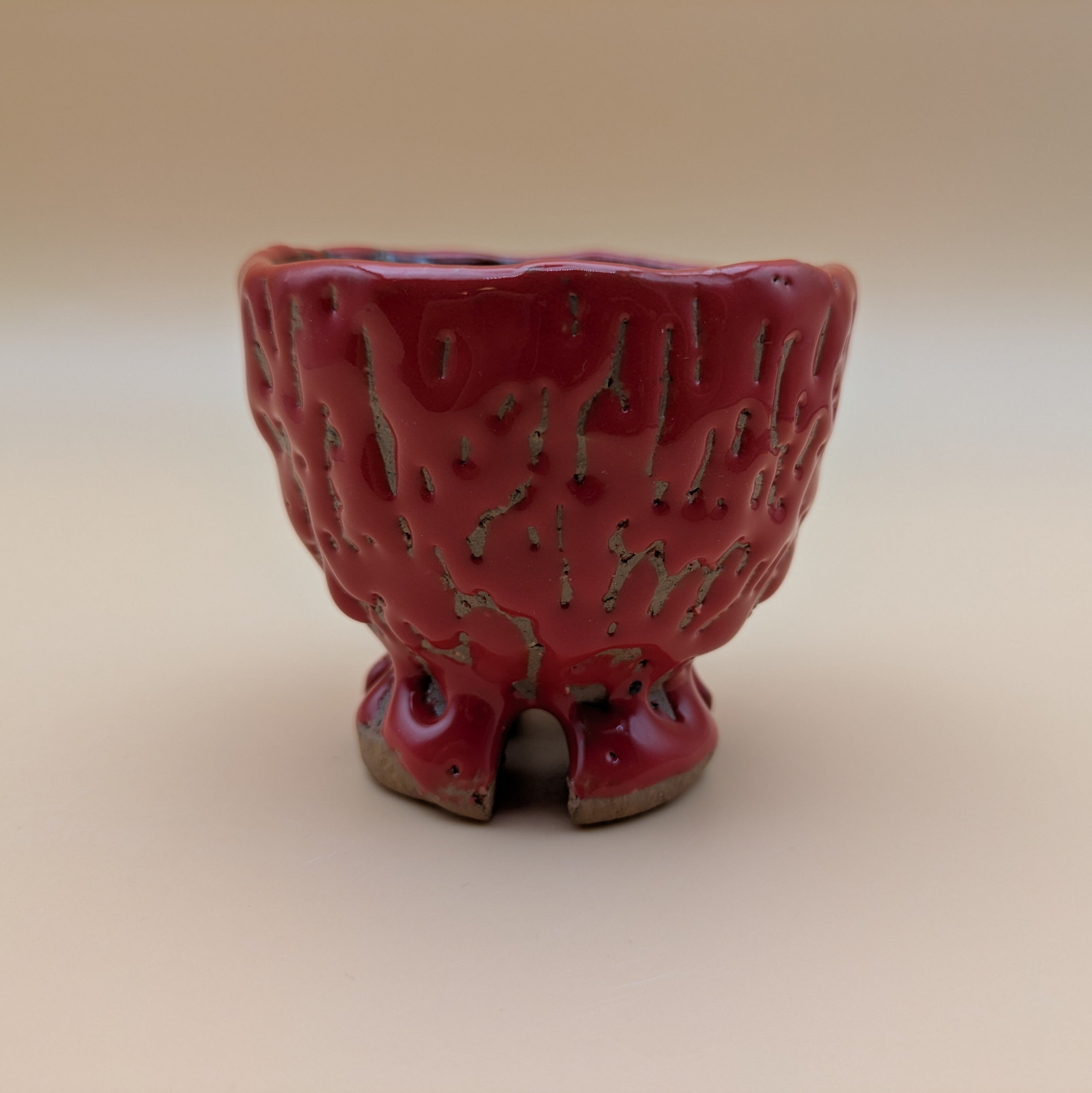 萩焼】 ぐい呑み 7.2cm （赤釉辰砂 鬼萩 暗金色結晶釉 四つ足高台） お