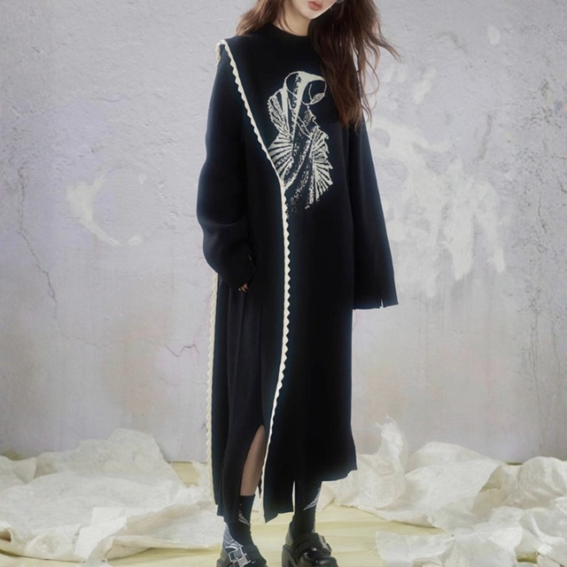 Abstract line knit one-piece C1607