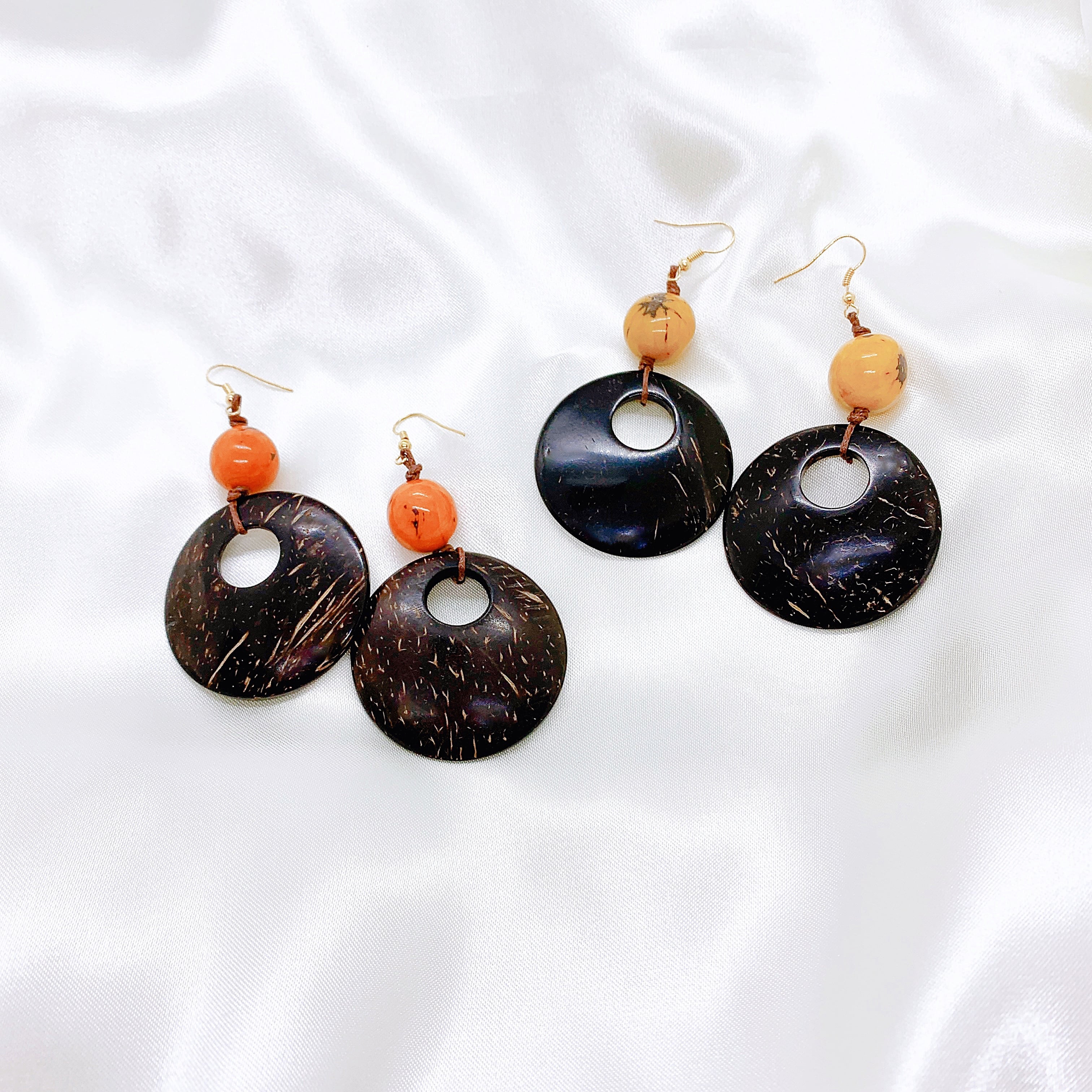 Yellow Coco】タグア（象牙椰子）・ココナッツピアス | Ceibos