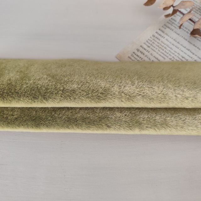 【在庫限り◆廃盤品】ミニチュアファー【約22×11cm】スモーキー（毛足3㎜）＊イエローゴールド＊