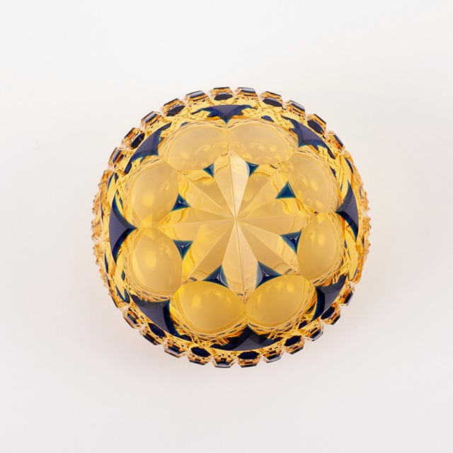 江戸切子 アンバークリスタルぐい吞 麻の葉（琥珀色瑠璃） | 江戸切子