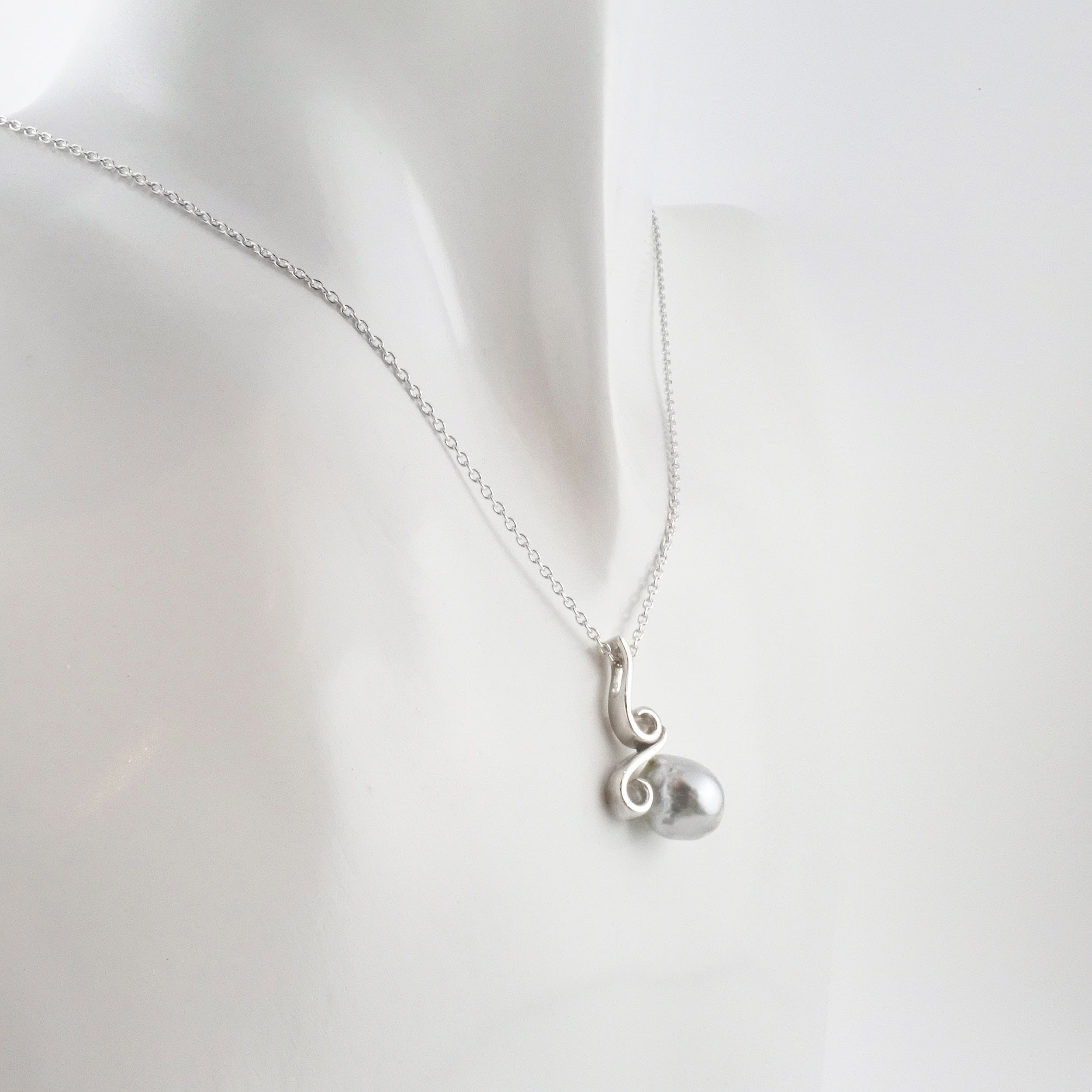 未使用⭐︎ジェムグレーディングシステムジャパン アコヤ真珠ネックレス&ピアスセット シルバーウェーブネックレス(バロックアコヤ真珠 9㎜ 宇和島産