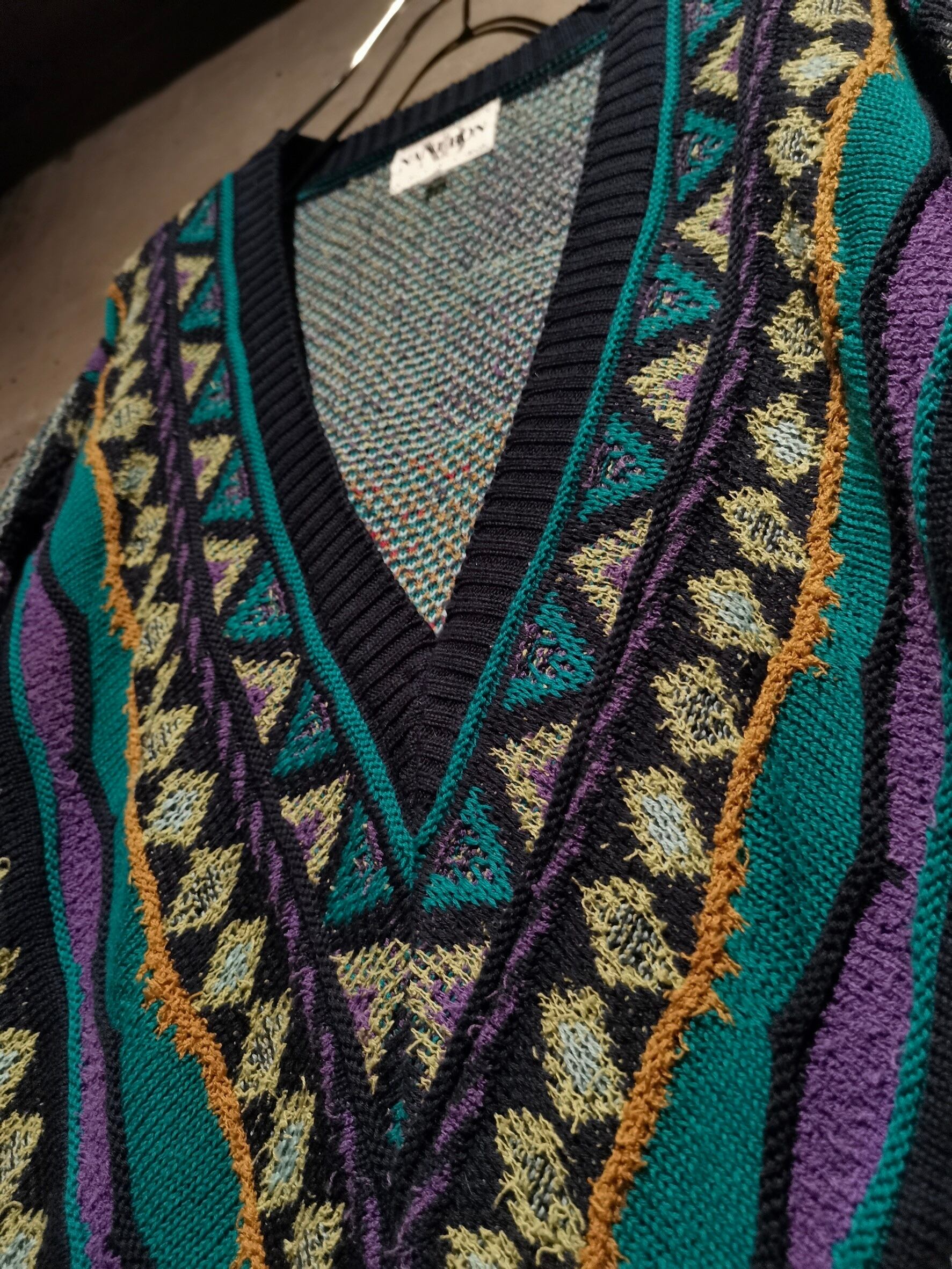 Caka】Special Multi Color Vintage 3D V-Neck Knit | Caka(カカ 