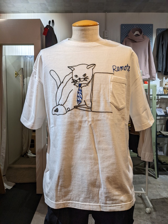 BRODRE ハンドル刺繍 Cat Remote Tシャツ ホワイト [BR6002]