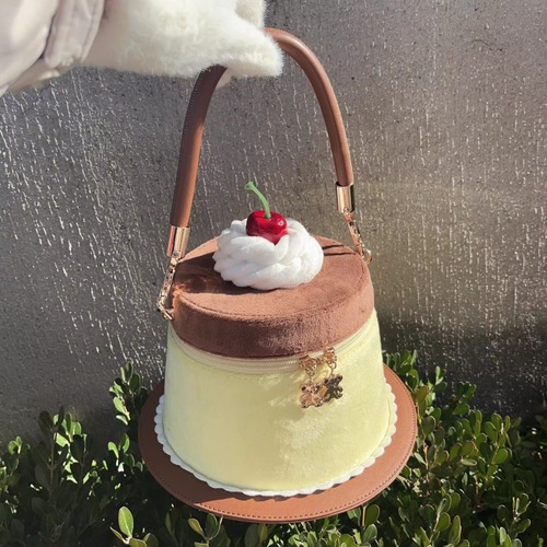 ゆめかわ♡全２カラー　もこもこプリンハンドバッグ　bag24　