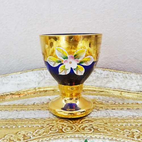 チェコスロバキア お花モチーフの小さなグラス