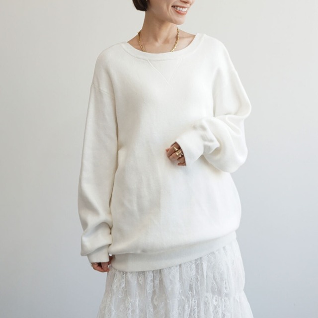 バックUネックニット