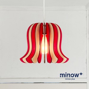 木製ペンダントライト『チューリップ（チェリーレッド）』  空間にやさしく華やぐ北欧ナチュラル照明｜木のぬくもりと上品な赤｜ダイニング・リビングに