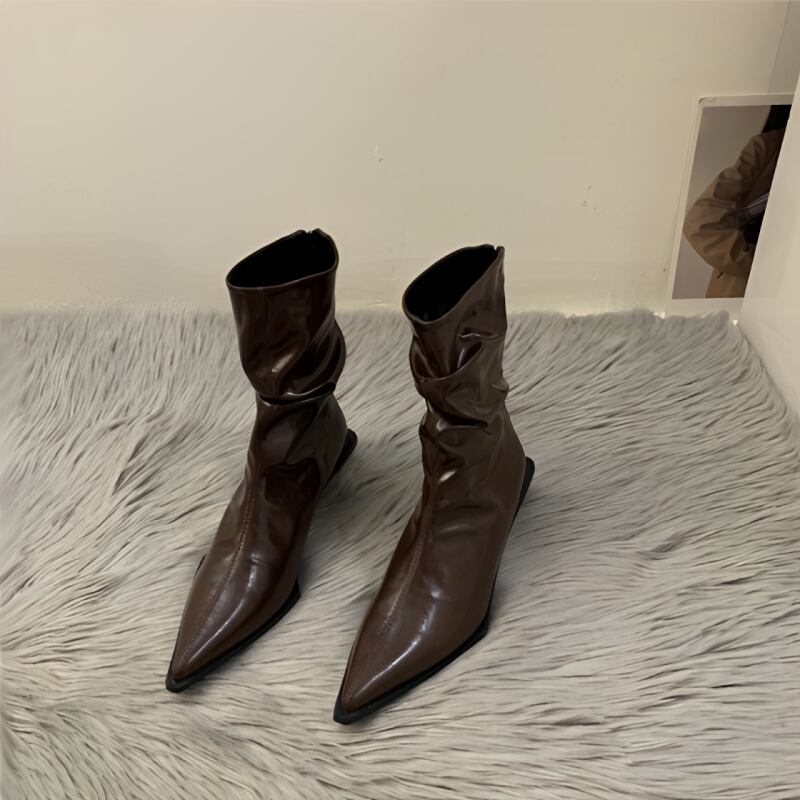 ポインテッドトゥショートルーズブーツ E00430