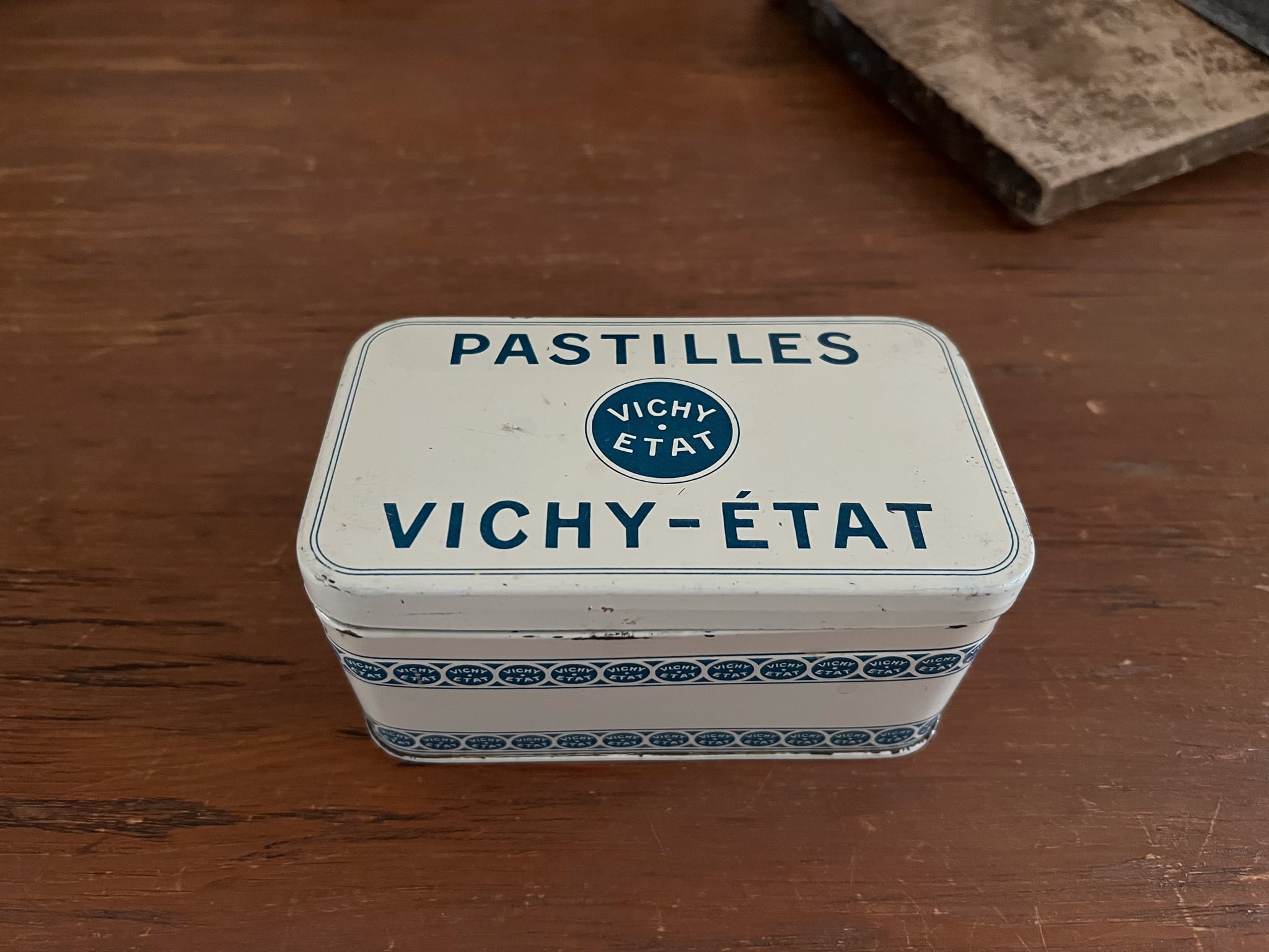Tin缶 Vichy-etat フレンチアンティーク ブリキ缶