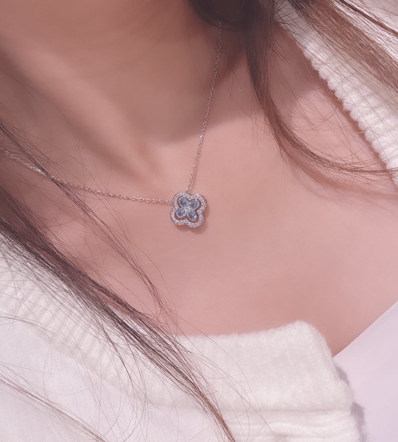 clover flower necklace light blue [241] | SASSY ANGEL