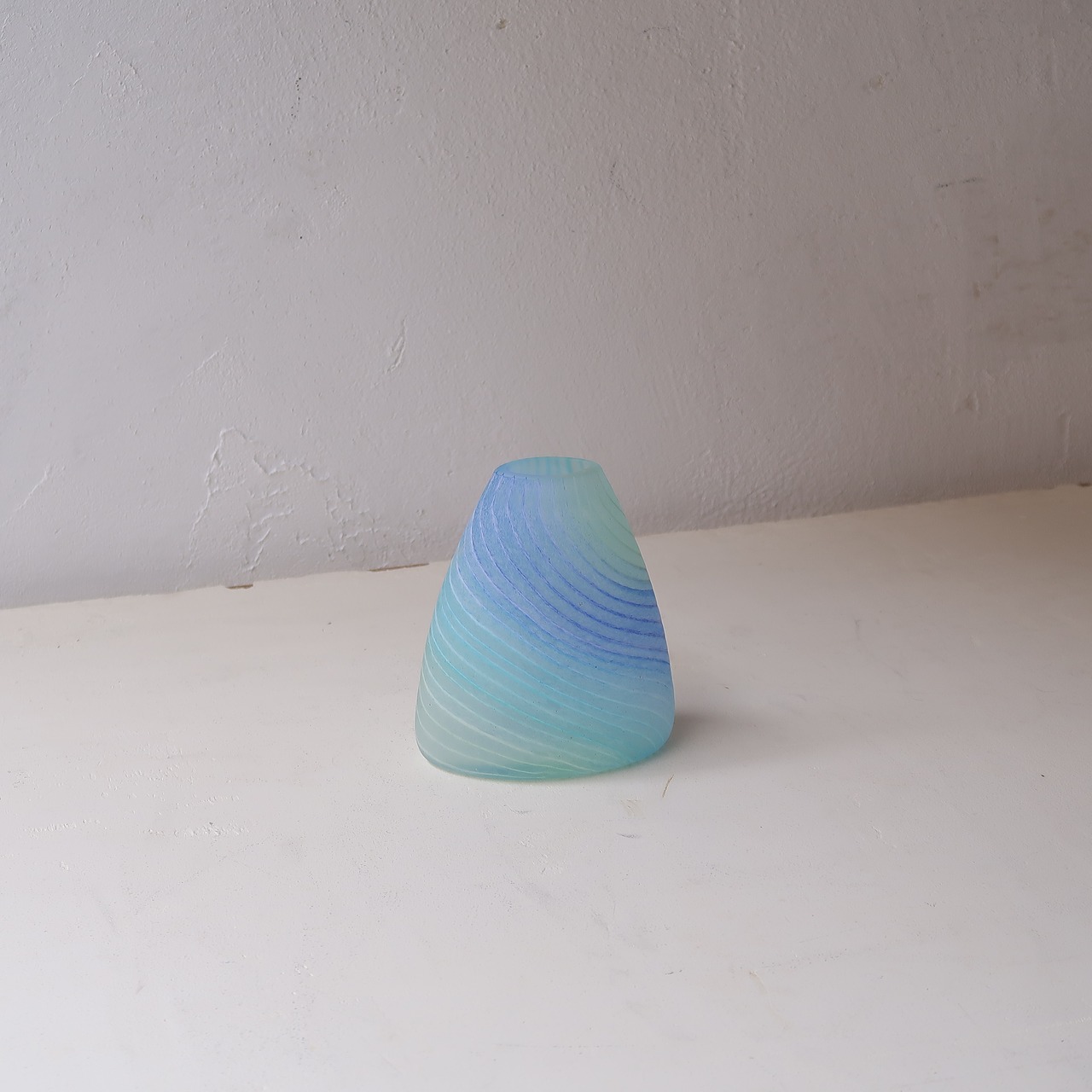 水彩画のような花瓶