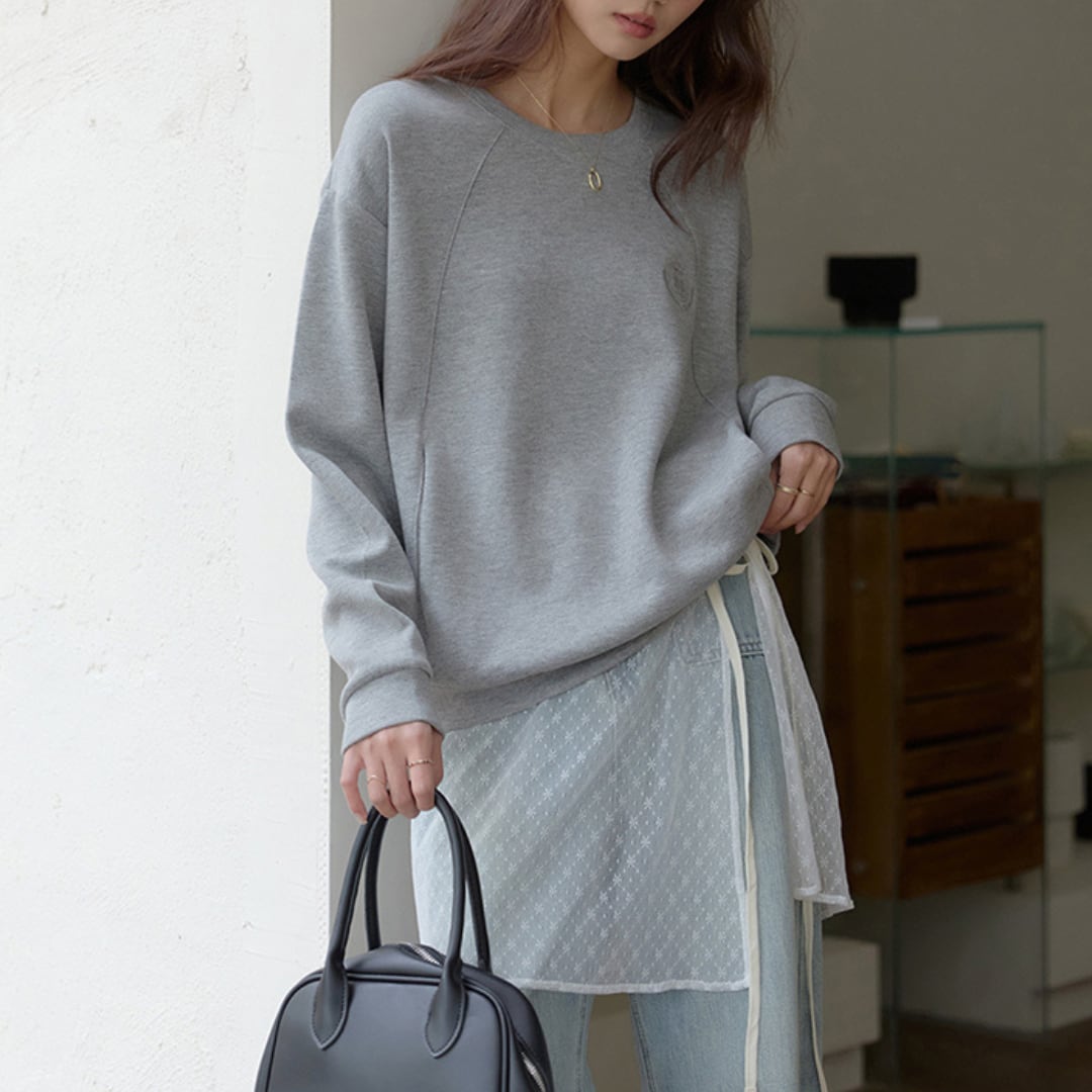 simple gray sweatshirt for spring