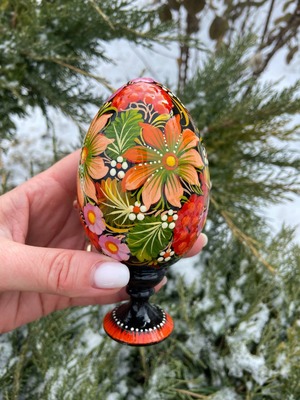 ペトリキウカ塗り　木製プィサンカ・スタンド付きイースター・エッグ（クープッカ作）