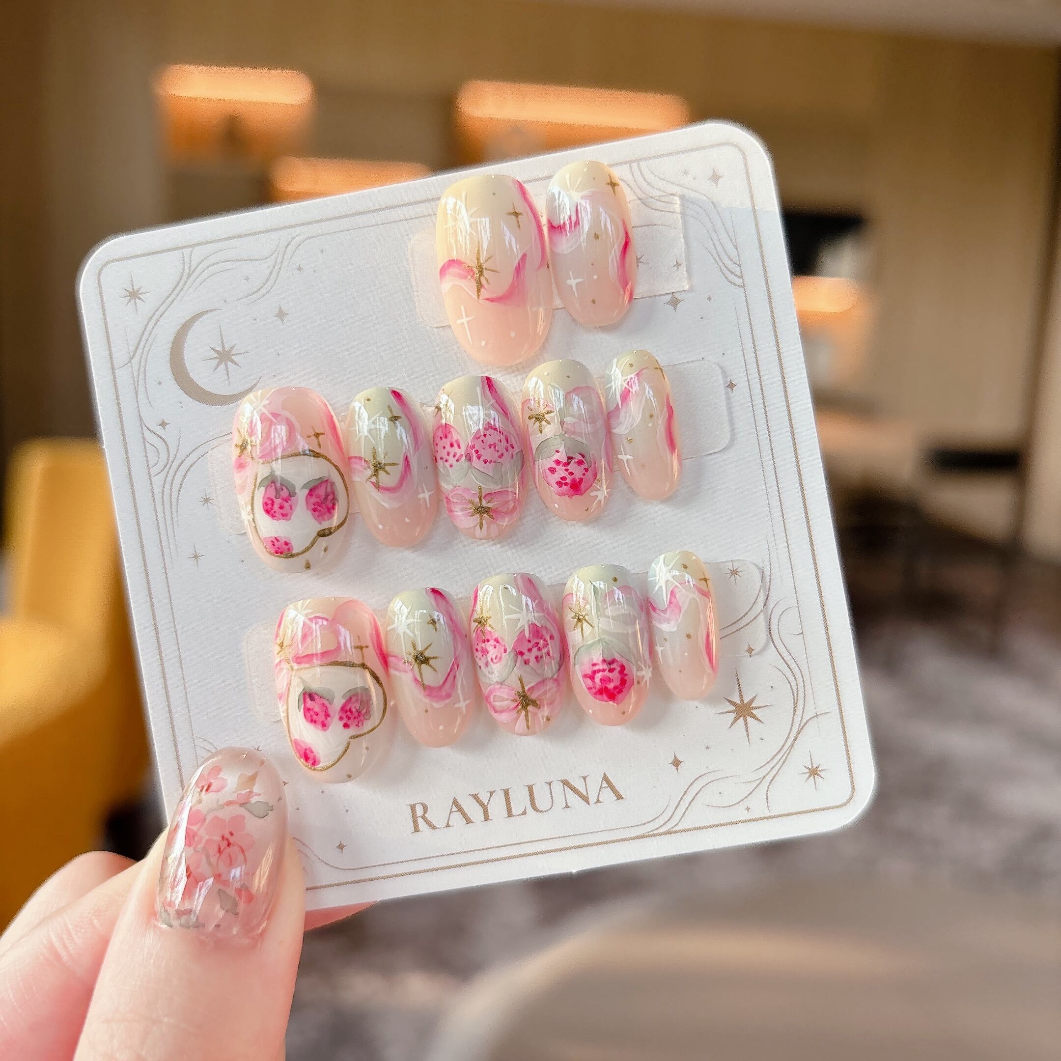 #543 お嬢様の休日/XY112 繰り返し使えるネイルチップ