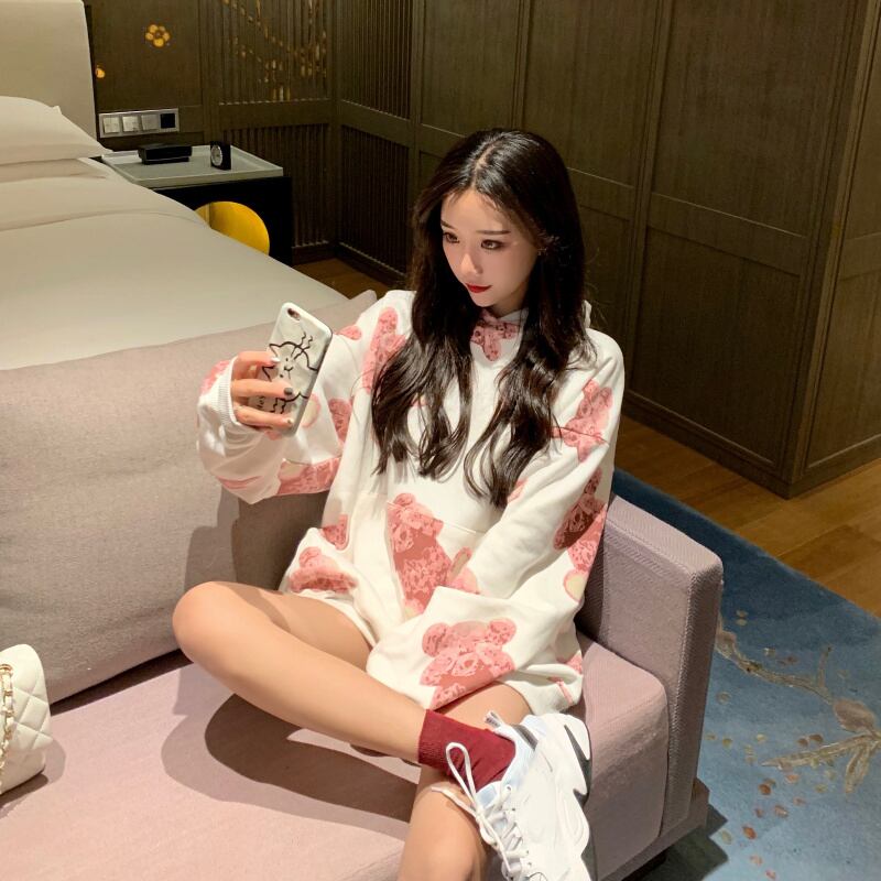 香港スタイルのプリントフード付きセーター女性2020年秋新しいルーズミドル丈レイジーファッションオールマッチブラウス ドラファッションホール95344727885