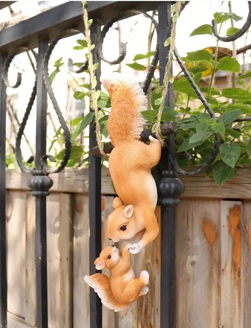 ガーデンオーナメント リス 雑貨 吊り下げリスの置物  飾り かわいい アウトドア