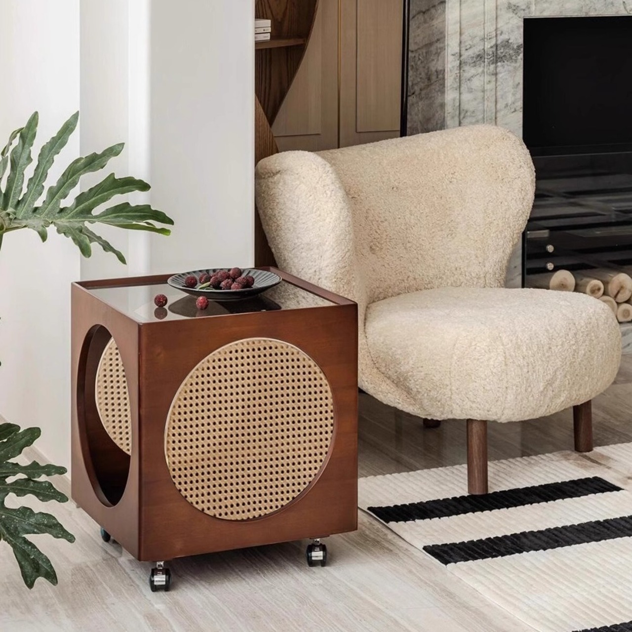 木のサイドテーブル サイドテーブル ローテーブル 木製 無垢材 ラタン ティーサイドテーブル ホーム レトロ リビングルーム ソファ ベッド サイドテーブル ガラス スクエアテーブル 収納可能 キャビネット 可動式