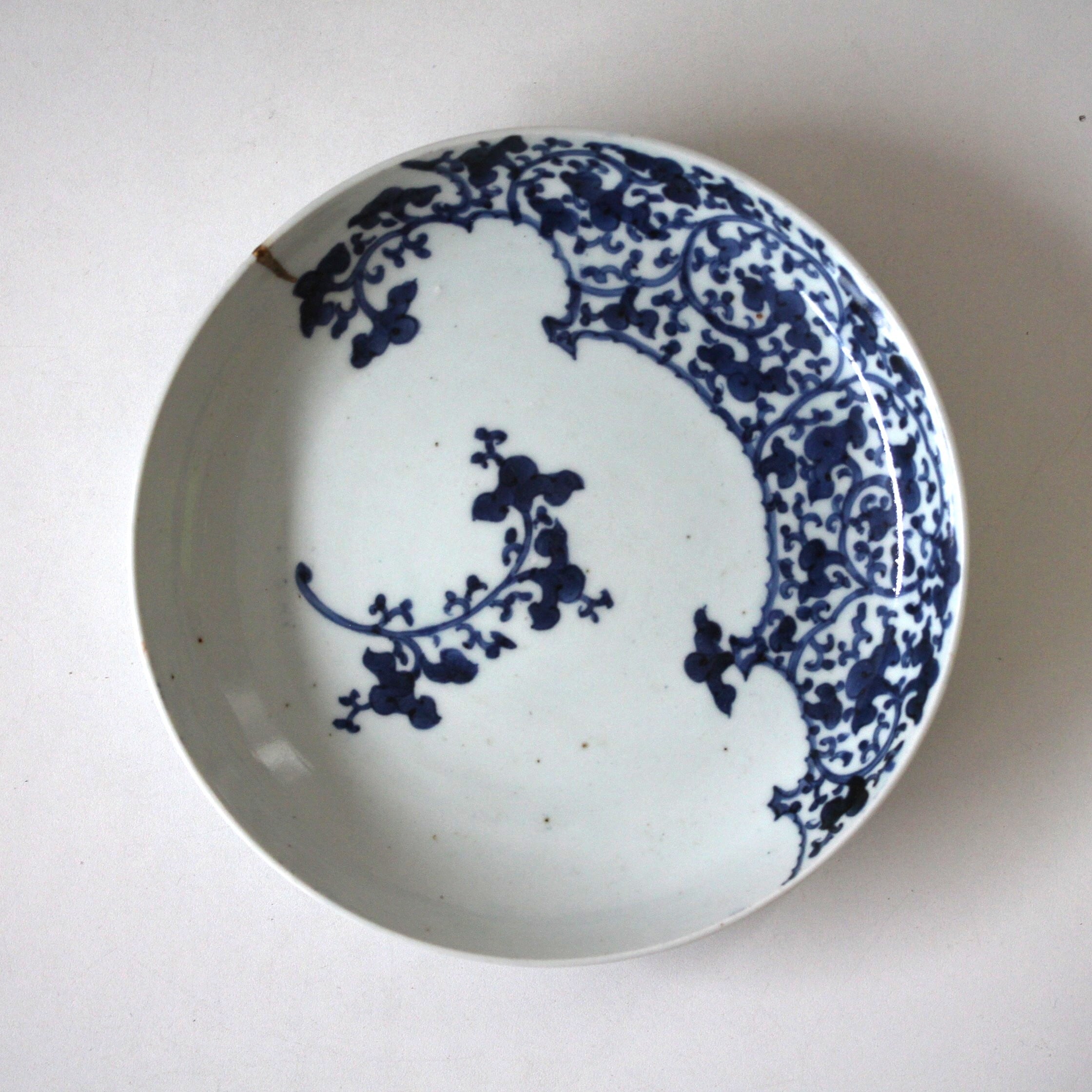 金継ぎのある古伊万里染付唐獅子牡丹文筒猪口 d7.1cm Kintsugi