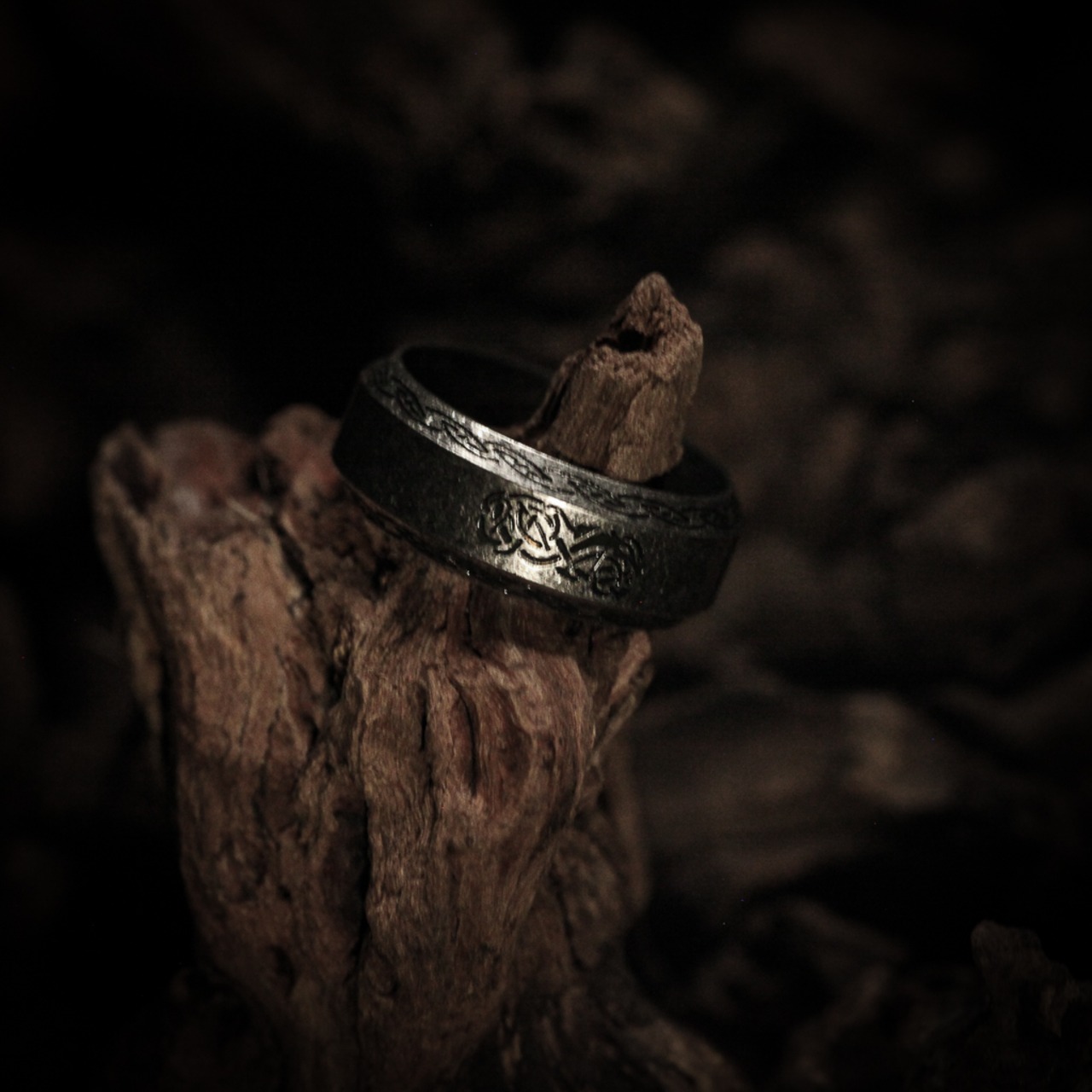 NORD_014. ORMR DRAGON RING / vintage silver