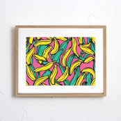 BANANA｜抽象バナナのカラフルアートポスター｜遊び心とモダンを両立した一枚｜額縁付き完成品｜国内生産｜A4ポスター