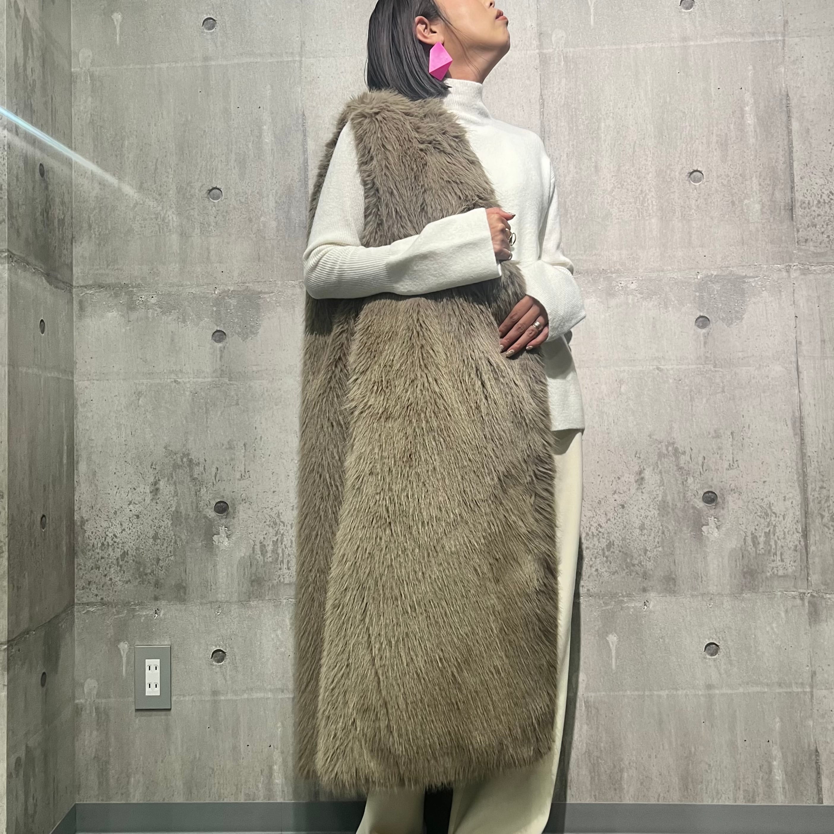 フェイクファーロングジレ フェイクファーロングジレ | SLOVNENYA スロヴネンヤ