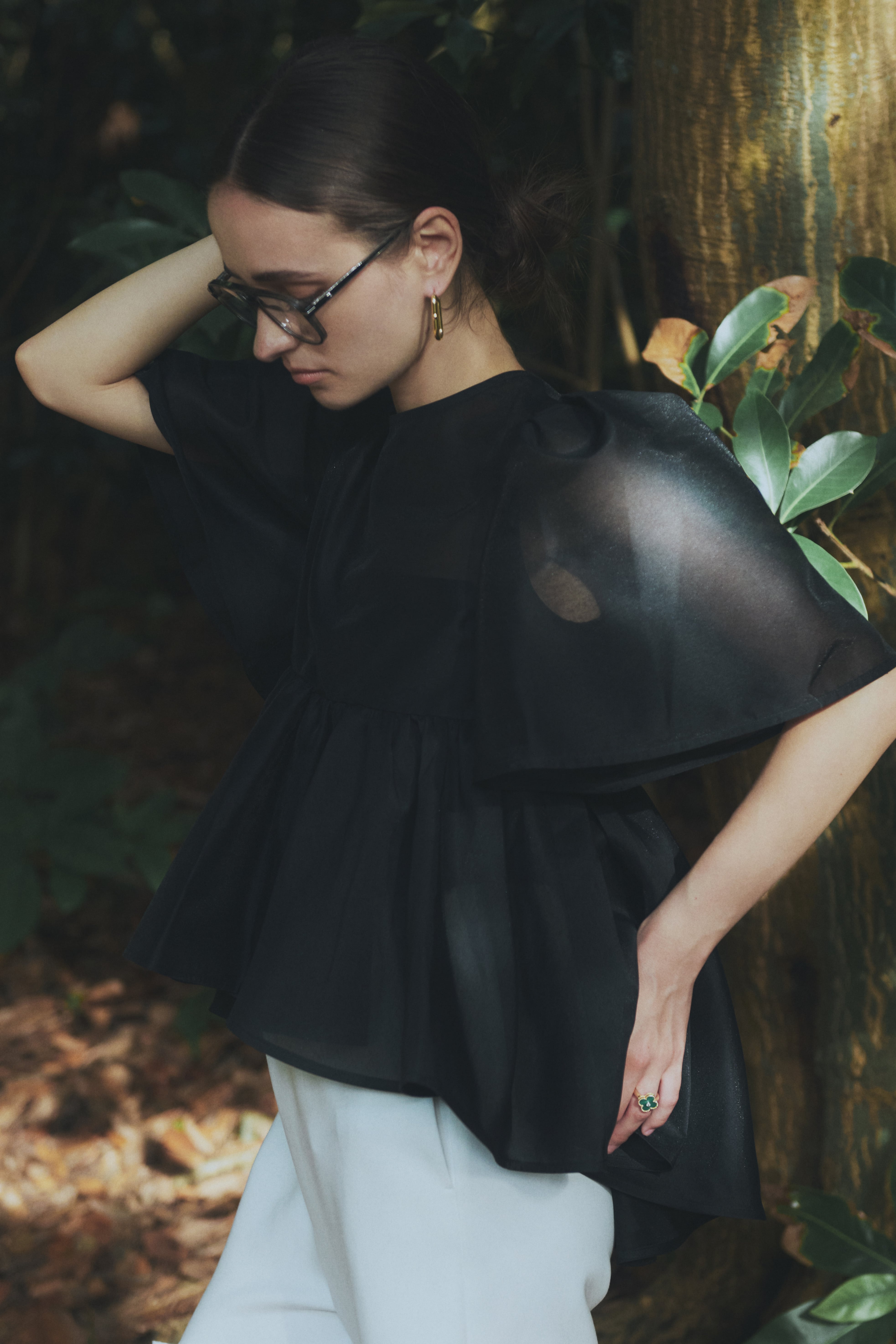 Bell sleeve embroidery blouse | Bluelea