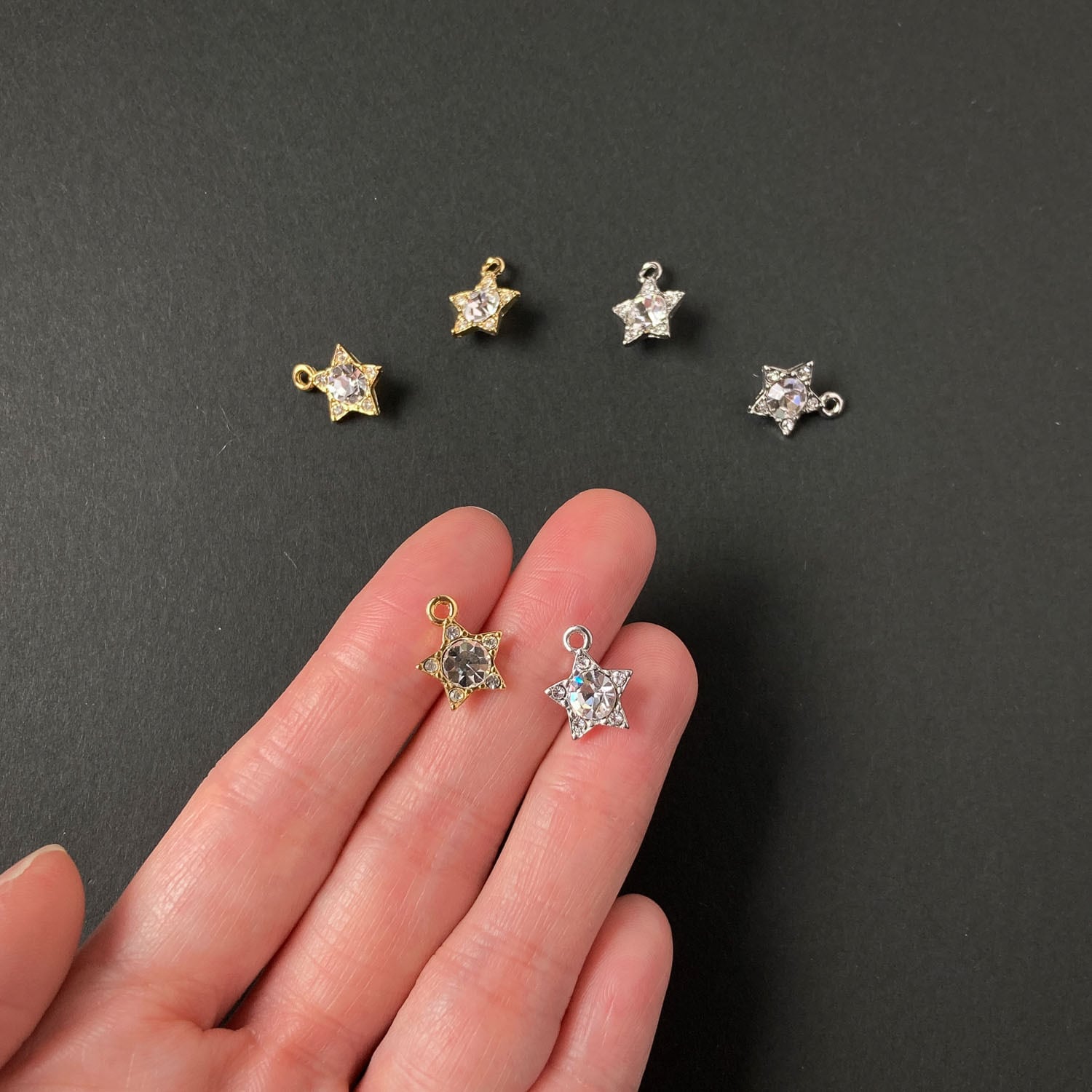 星型石座のビジューメタルチャーム | Dua-アクセサリーパーツショップ