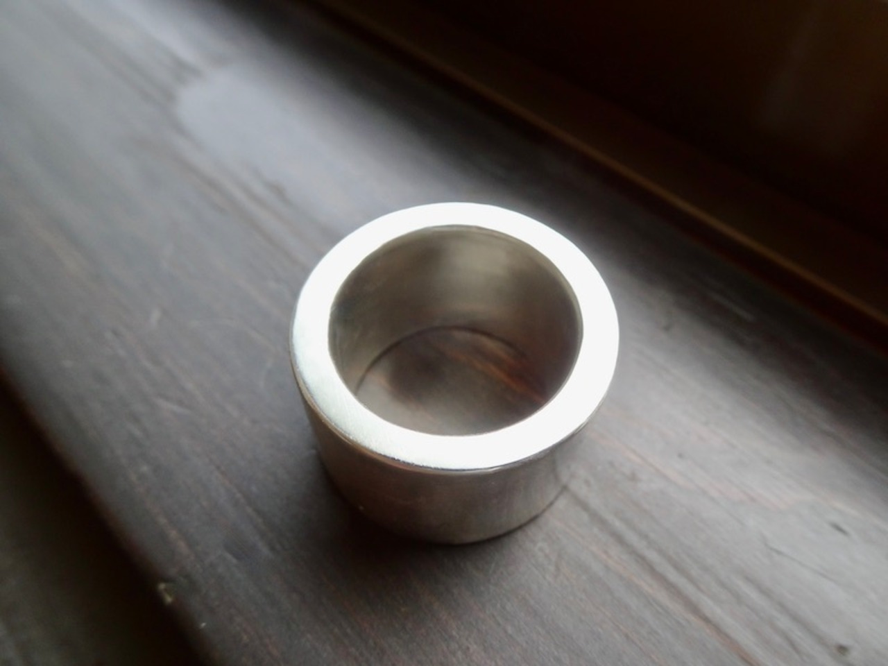 仁尾彫金『プラチナ平打リング、幅1.5cm厚み3ミリ』ハンドメイド235 