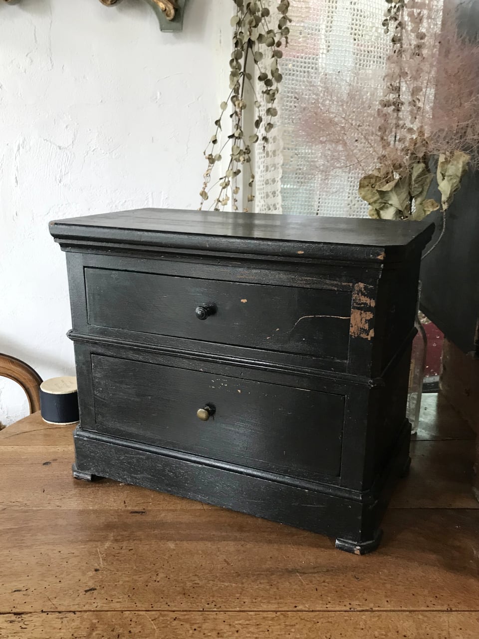 フランス 木製キャビネット 2段引き出し棚 黒 | Brocante de La Cocotte （フランスアンティーク・ドライフラワーのお店）