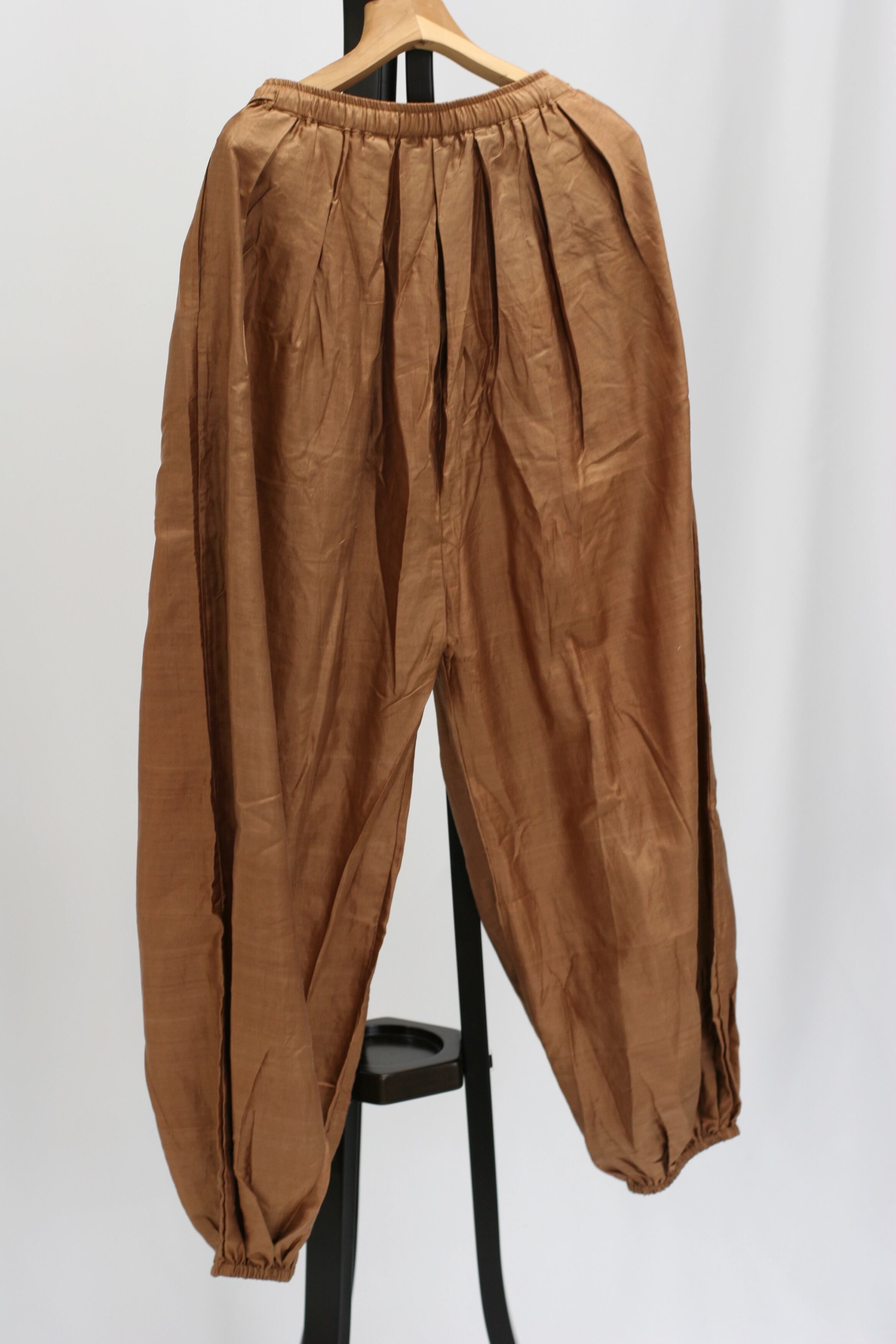 BUNON(ブノン) Tuck Gather Balloon Pants カディシルク バルーン