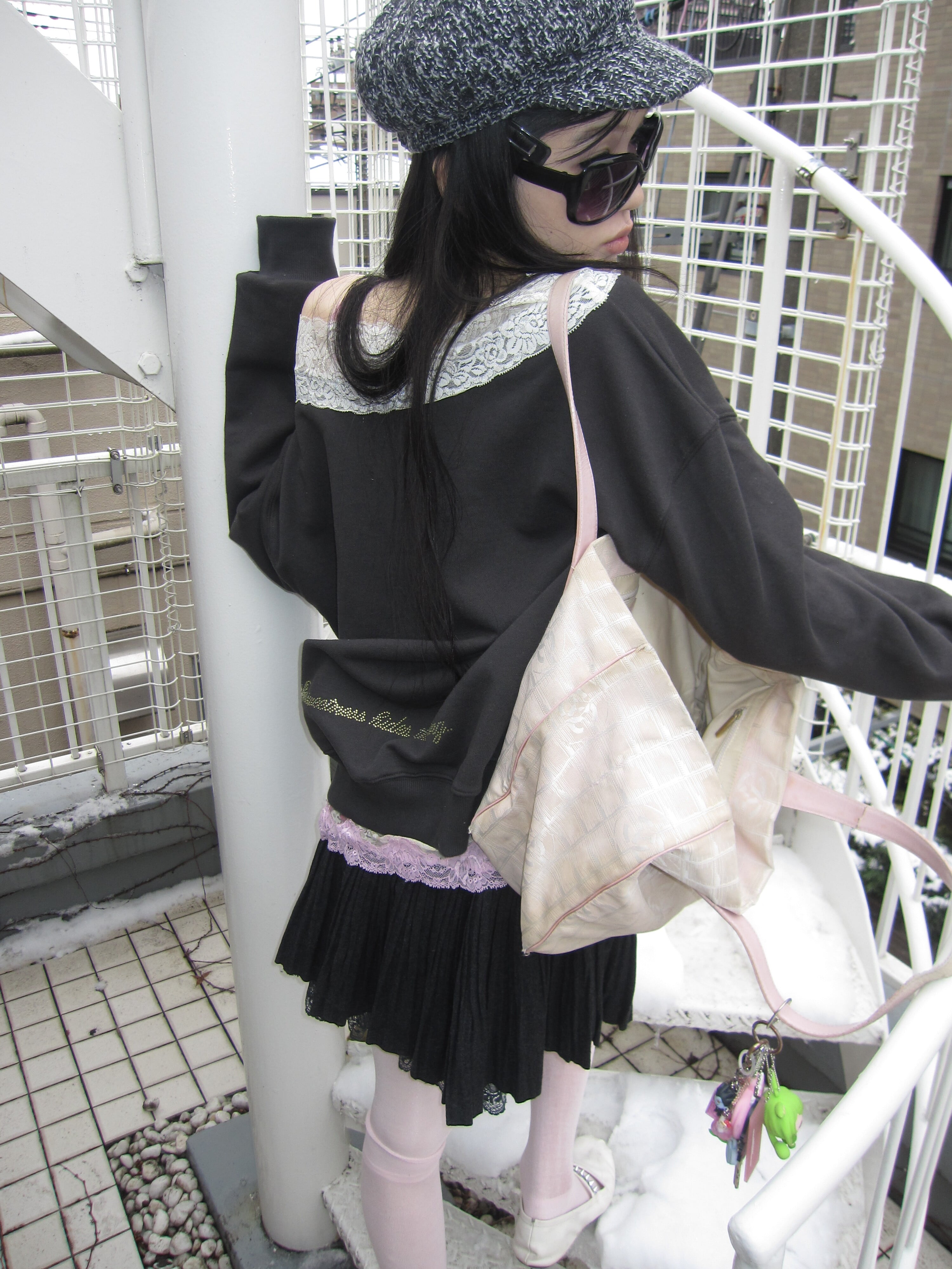 Dlys Off shoulder sweat shirts charcoal | n.k atelier