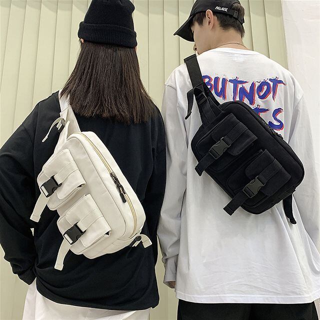 【予約販売】ボディバッグ ショルダーバッグ メンズ サコッシュ ブラック ホワイト 斜め掛け メッセンジャー チェーン ブラック こなれ感 お洒落 韓国 トレンド