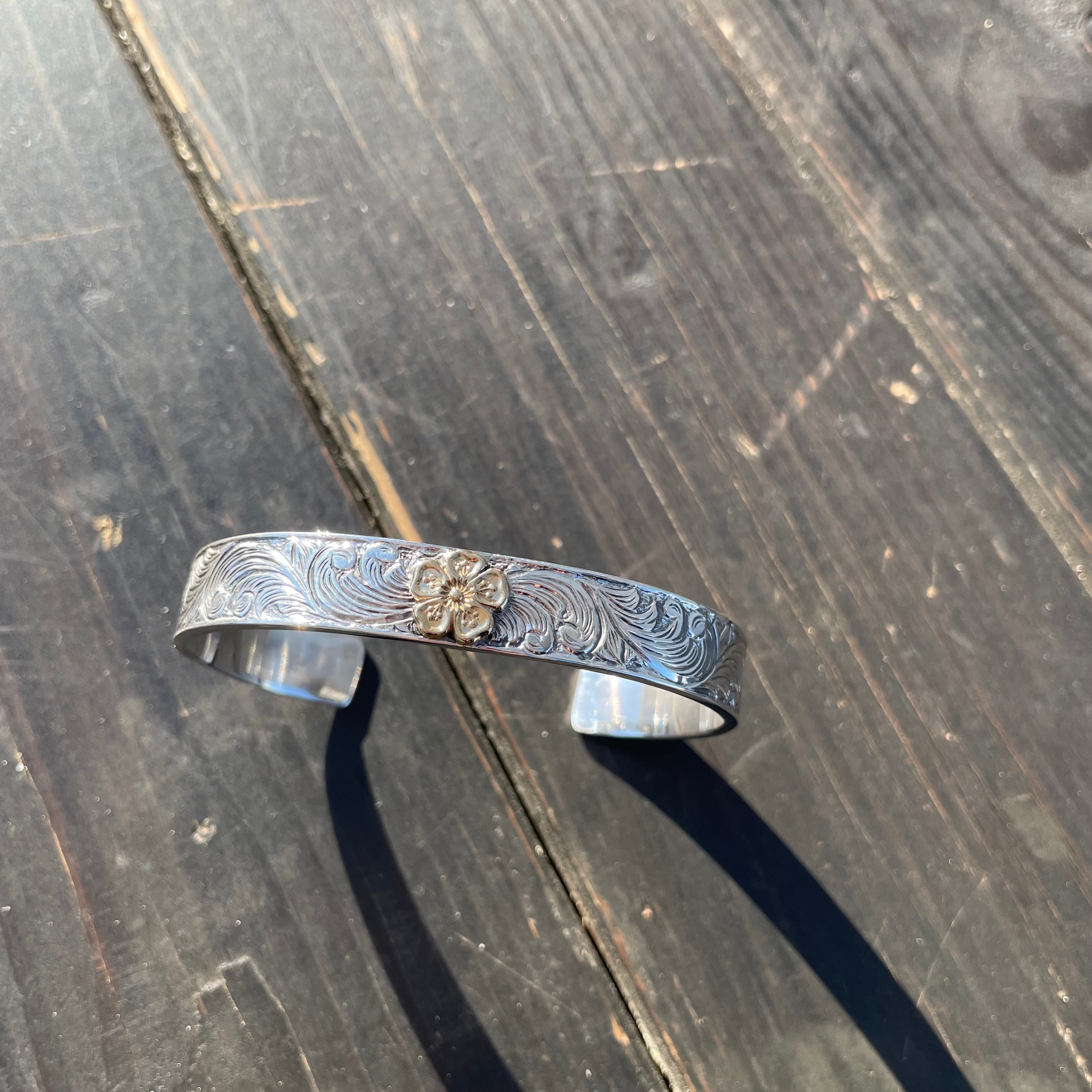 K18 Rose Engraving Bangle | LENNY SILVERSMITH