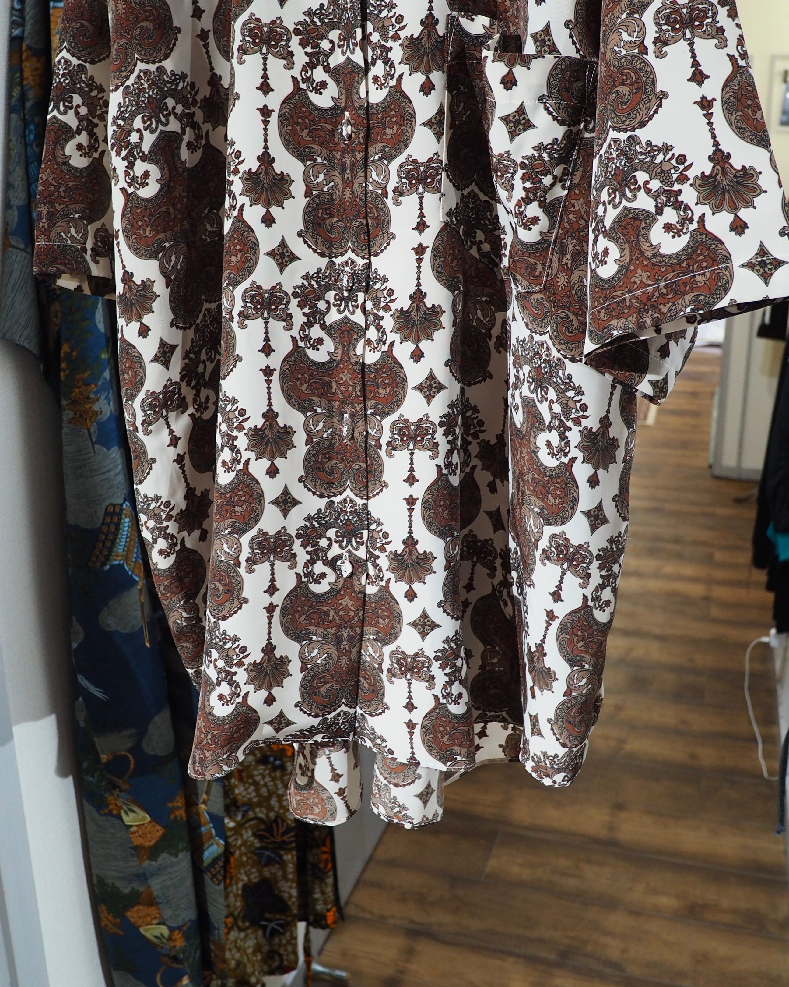 1990s Beautiful Arabesque pattern Design vintage SS Open Collar Shirt