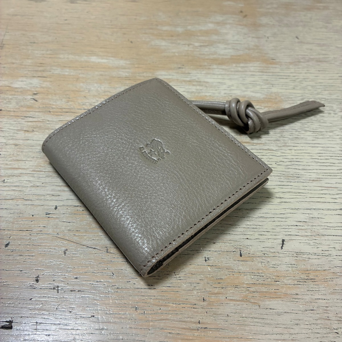 IL BISONTE イルビゾンテ コード付きファスナー2つ折り財布 