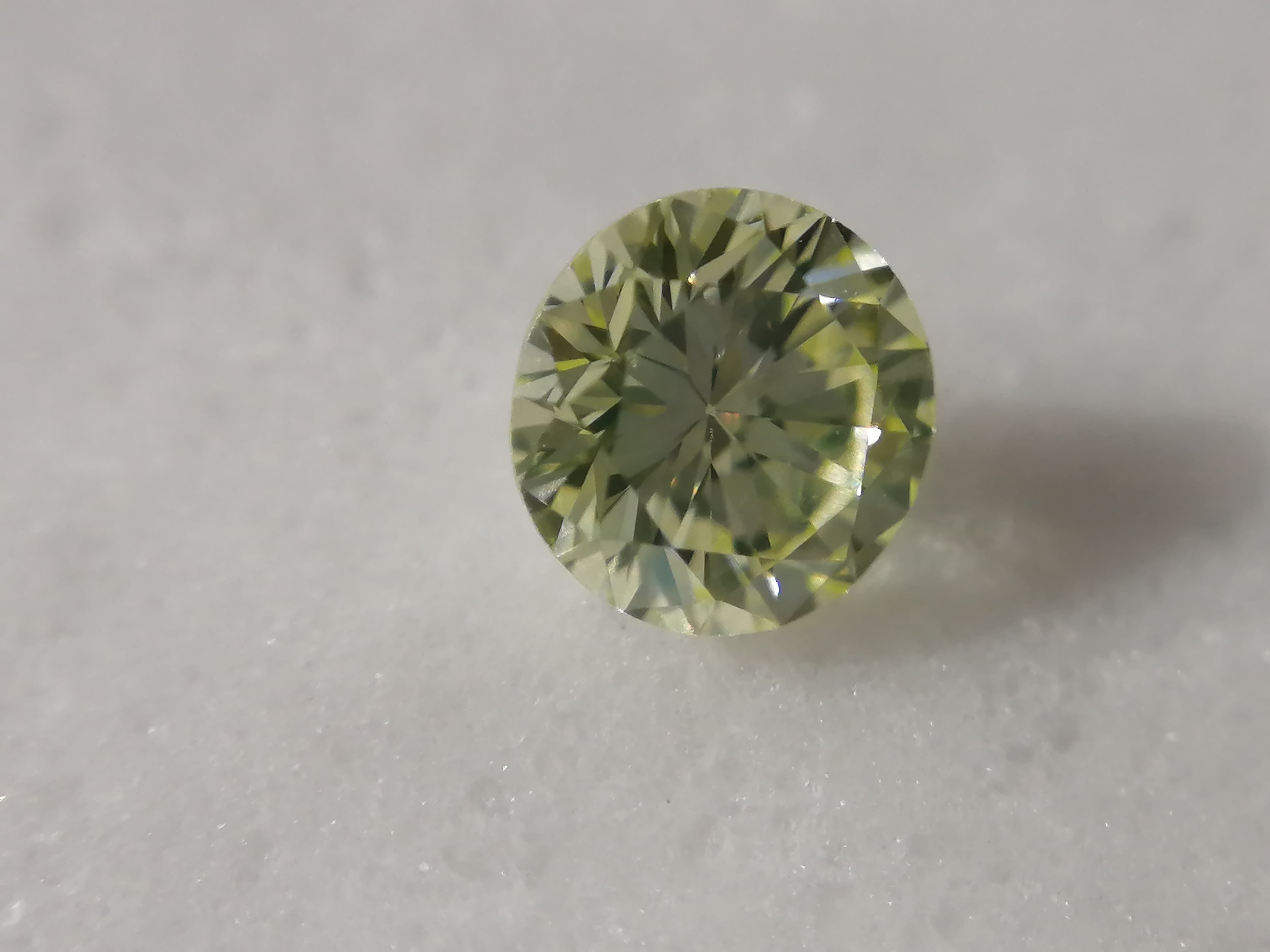 FANCY YELLOW GREEN 0.271ct RD/RT1904/CGL