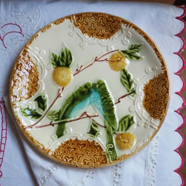 2羽の小鳥のバルボティーヌ皿 1900年頃 サラン窯 | ヴィラモンローズ