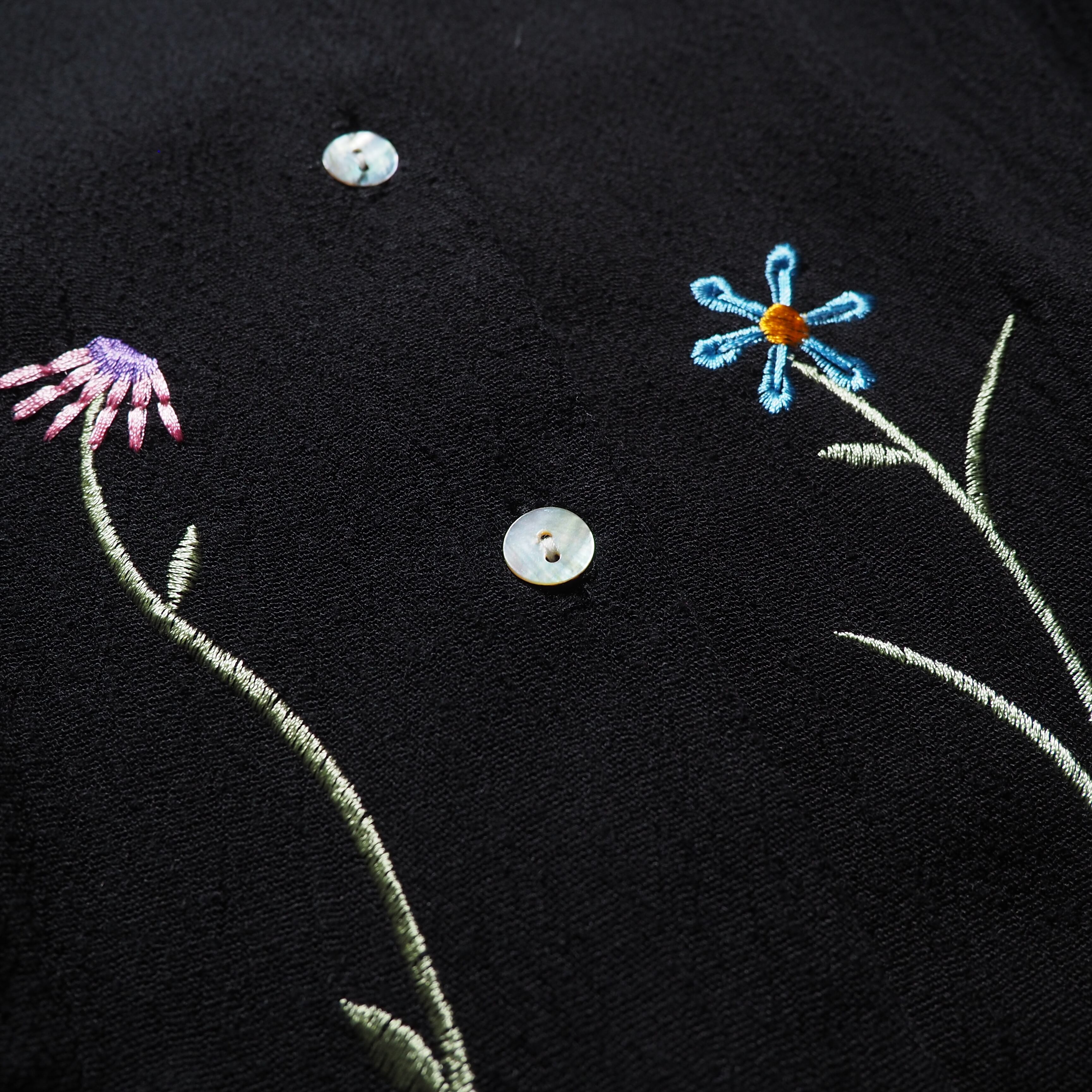 1990s Black mode pleats × Flower embroidery vintage SS open collar shirt (made in Usa)