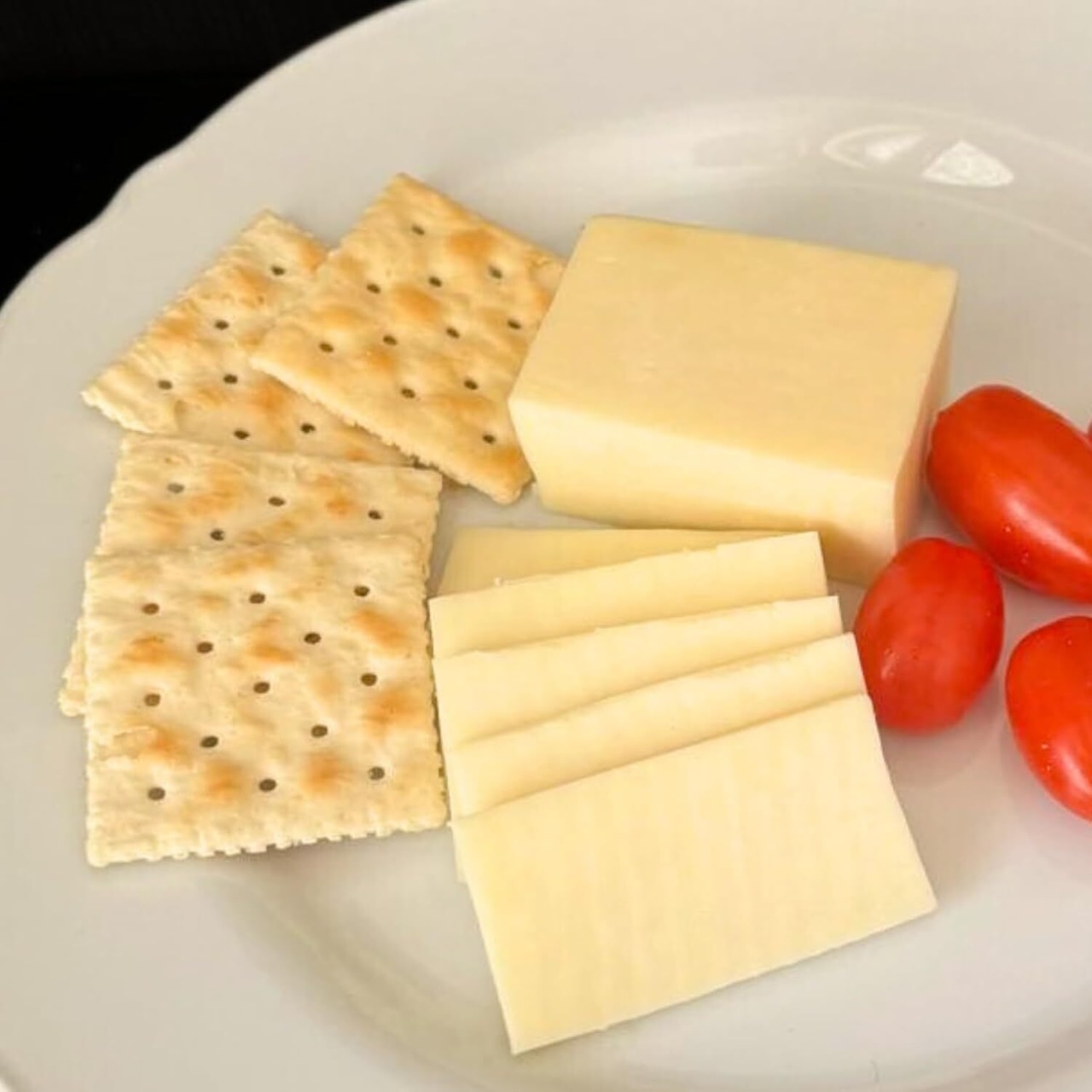 アメリカ産 グラスフェッド 低脂肪モッツァレラチーズ スライス（約4mm）400g｜無添加・セルロース不使用・切りたて USA Grassfed Low-Fat Mozzarella Cheese Sliced (4mm) 400g | Additive-Free & Freshly Cut