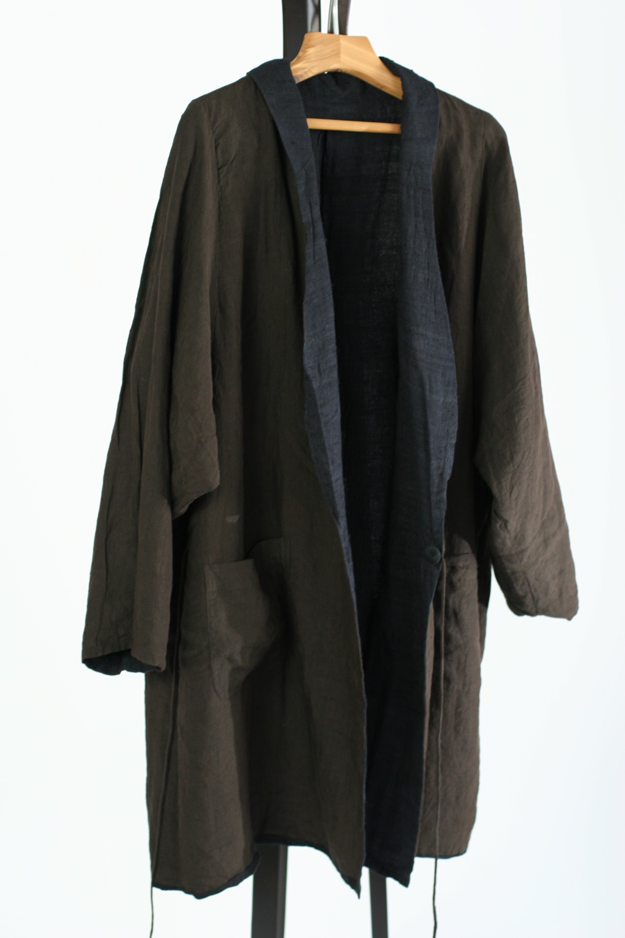 【GUPTIHA】Wild Silk × Linen Reversible Coat ワイルドシルク×リネン リバーシブルコート / Black（13491-095）
