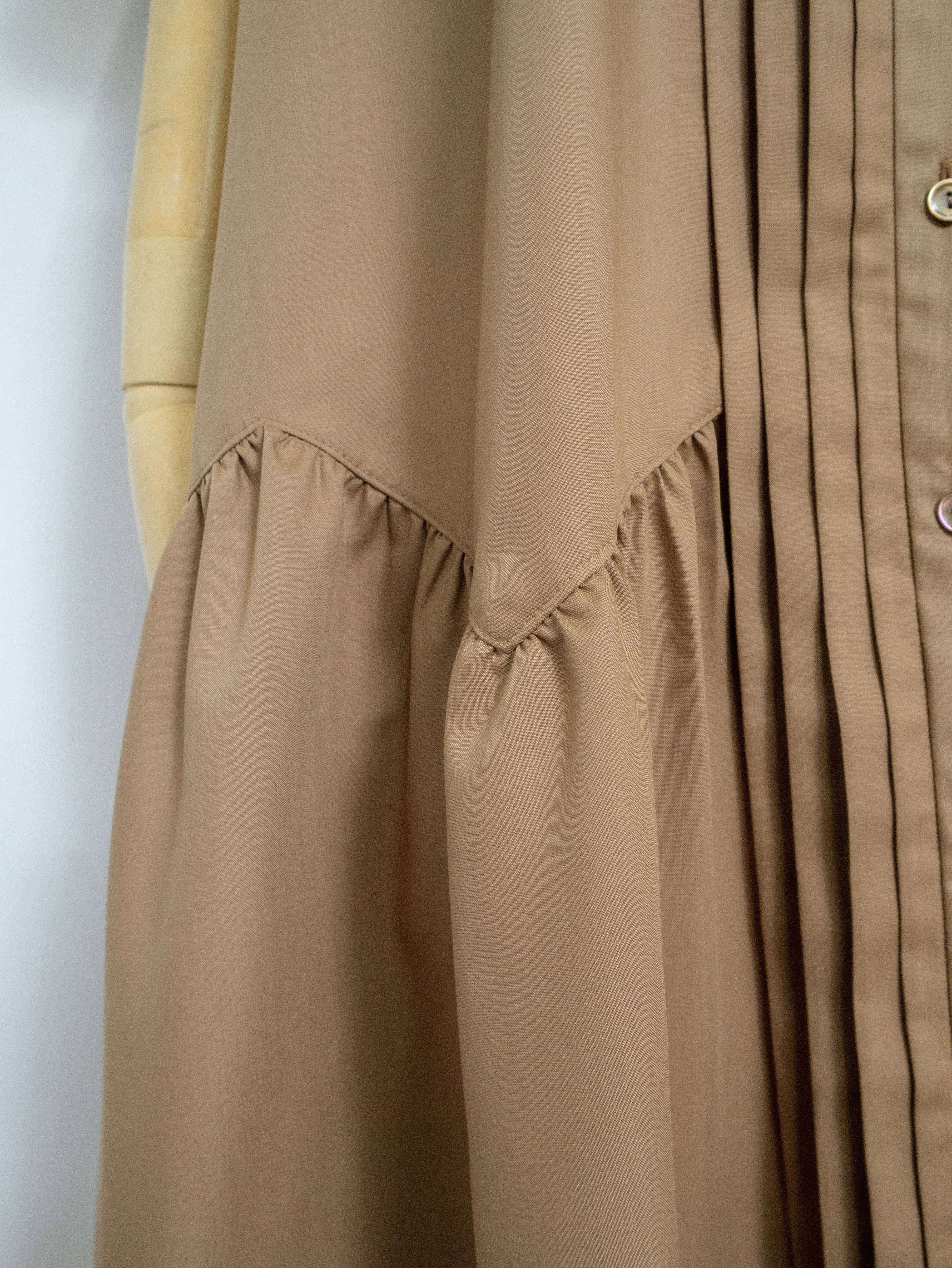 オレンジの新芽のようなワンピース｜BROWN | APLUI