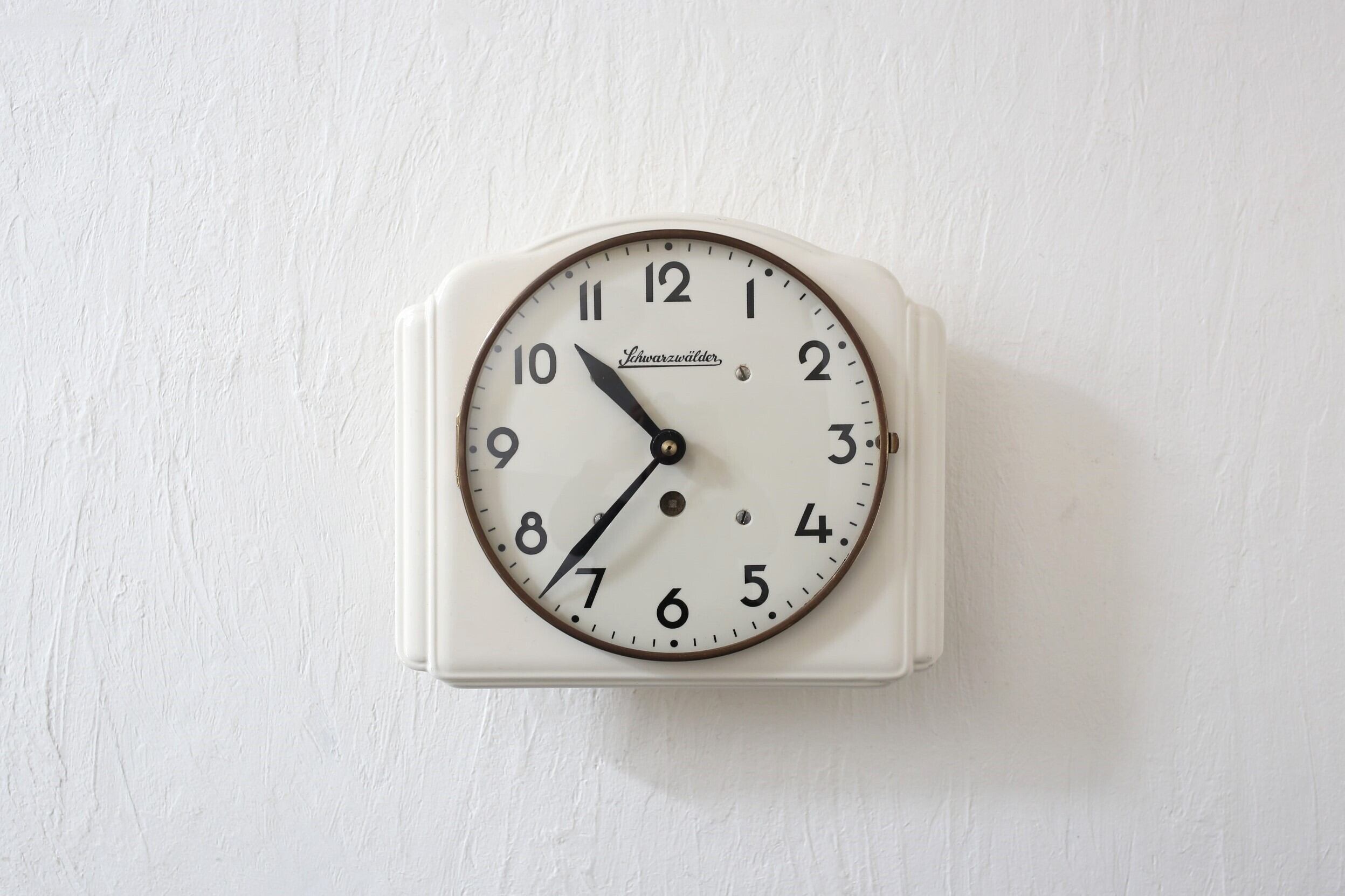ドイツ アンティーク ヴィンテージ Schwarzwälder 壁掛け&置き時計(電池式クォーツ交換済)N-03950