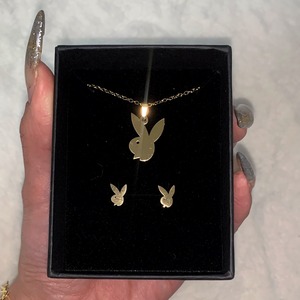 《stainless》Bunny Girl ピアス／GLD