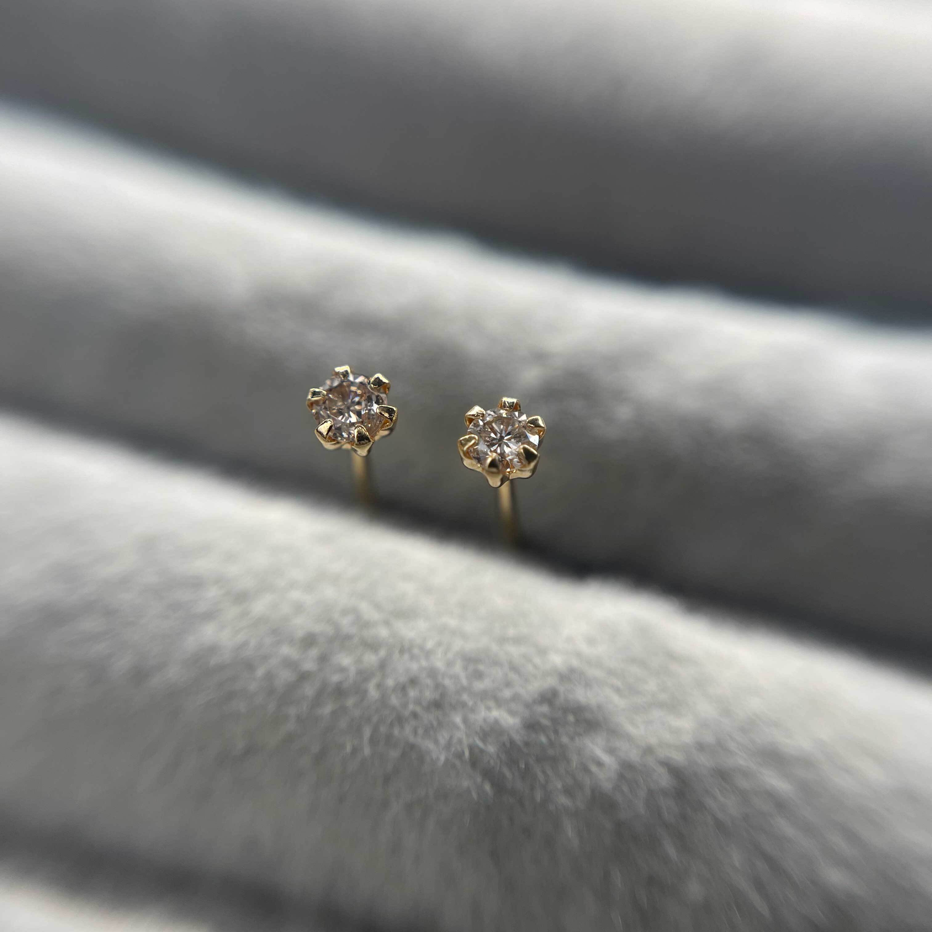K18 天然ダイヤモンド スタッド ピアス トータル 0.10ct 18金 イエロー