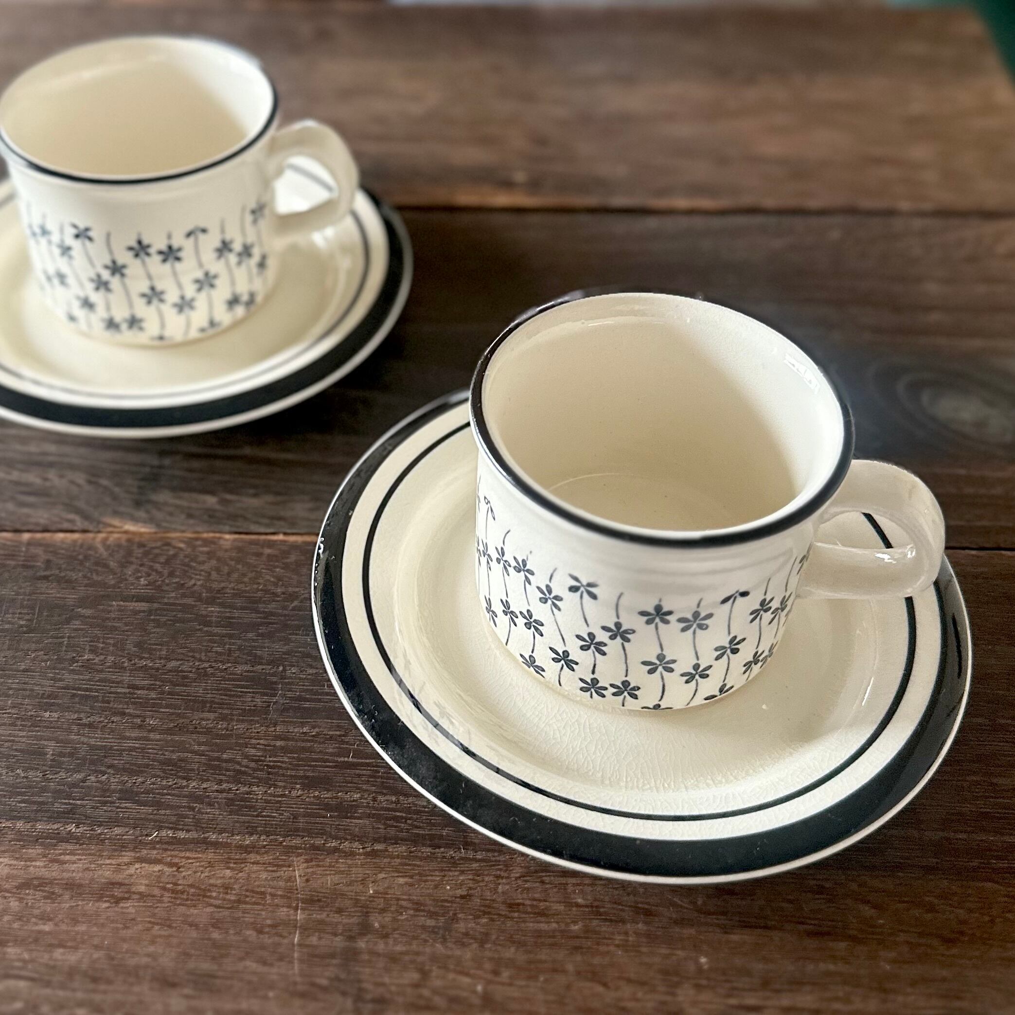 USED品 レトロ ストーンウェア 小花柄 カップ&ソーサー 2客セット | full