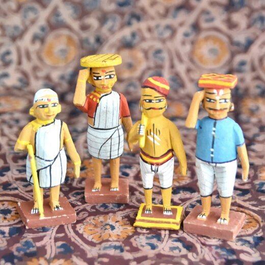 インドのおじさん 木製 ミニ人形 4人セット D | Phnom プノン ◇アジア