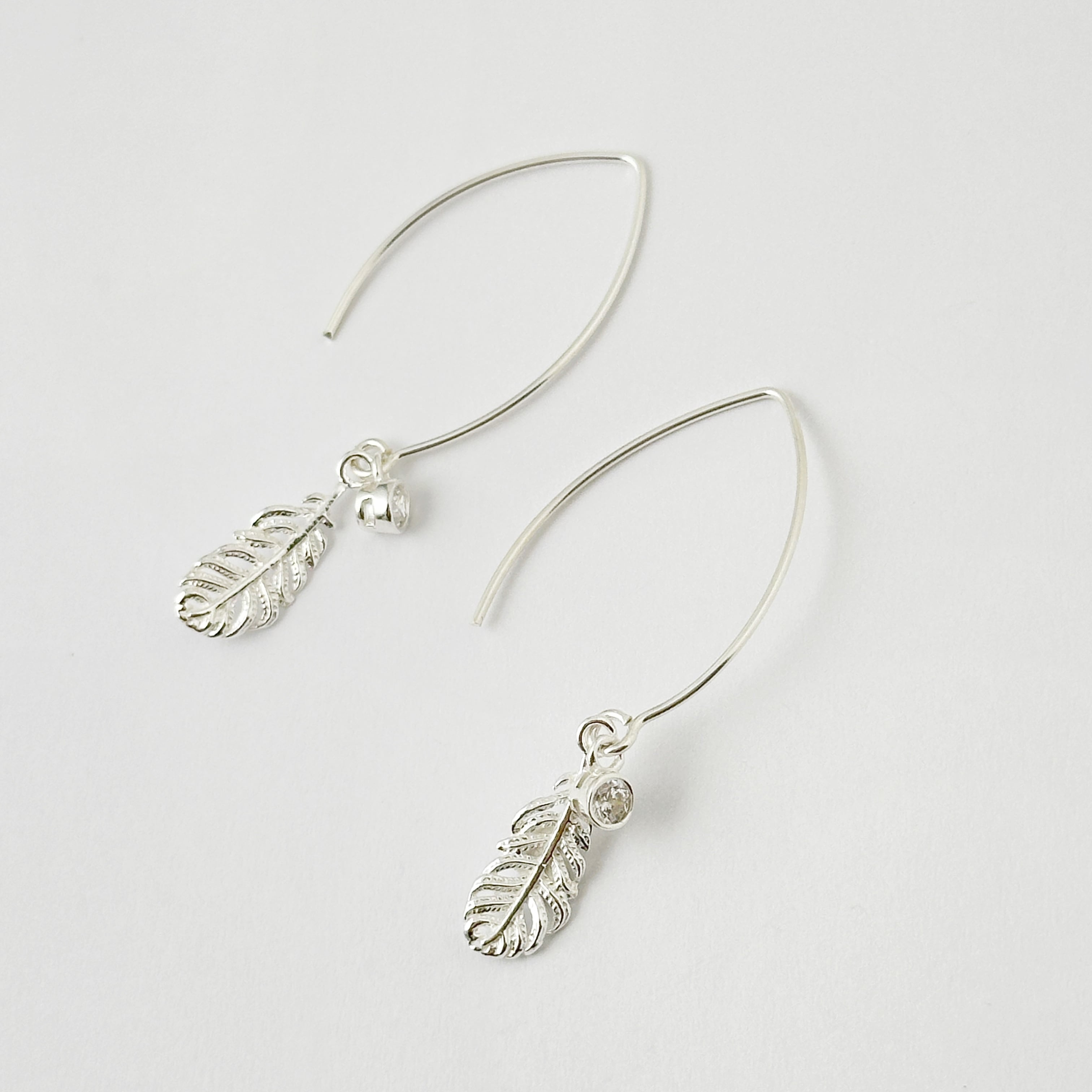 Lagoon Original ジルコニア リトル フェザー ロングフックピアス