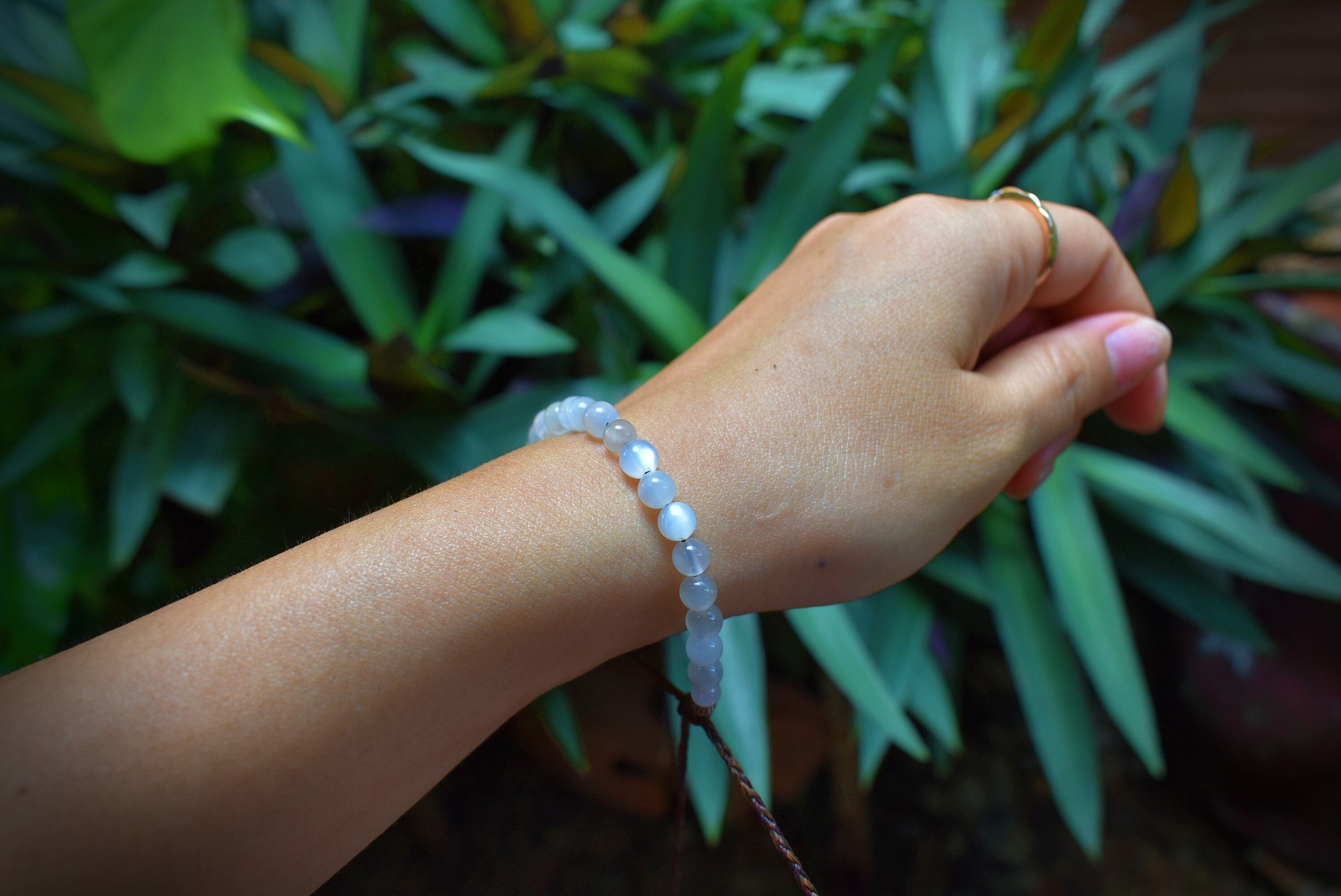 高品質★ホワイトムーンストーン★ビーズブレスレットA bb004