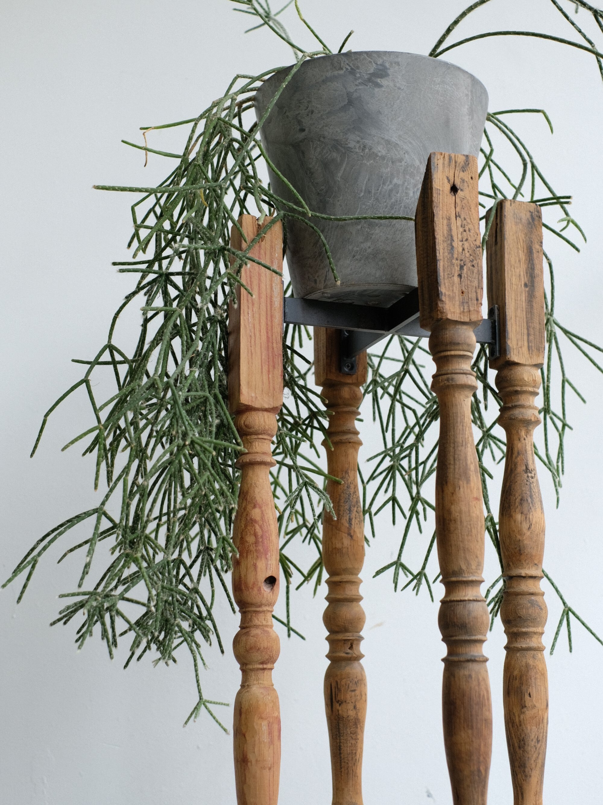 VONA wooden spindle CROSS STAND 【M】 | WEST VILLAGE TOKYO